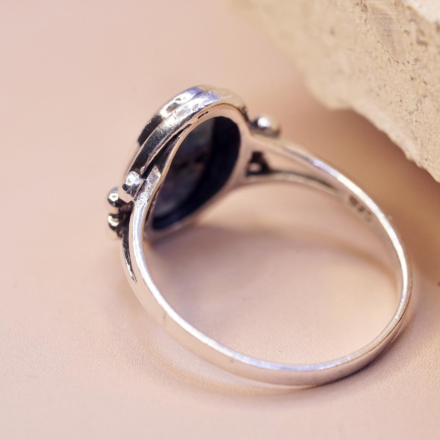 Size 8, vintage southwestern sterling 925 silver handmade ring w/ oval abalone