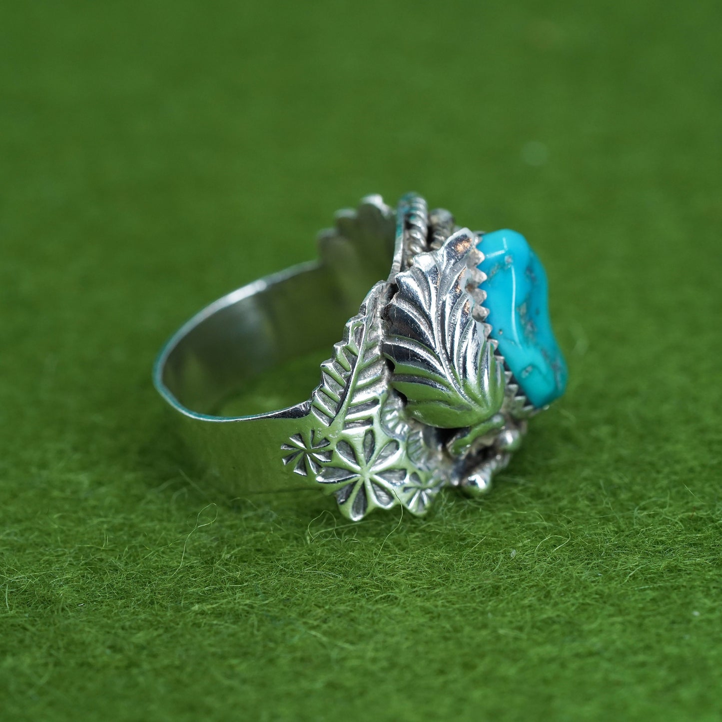 Size 7, Native American FW sterling silver ring, 925 band w/ turquoise feather