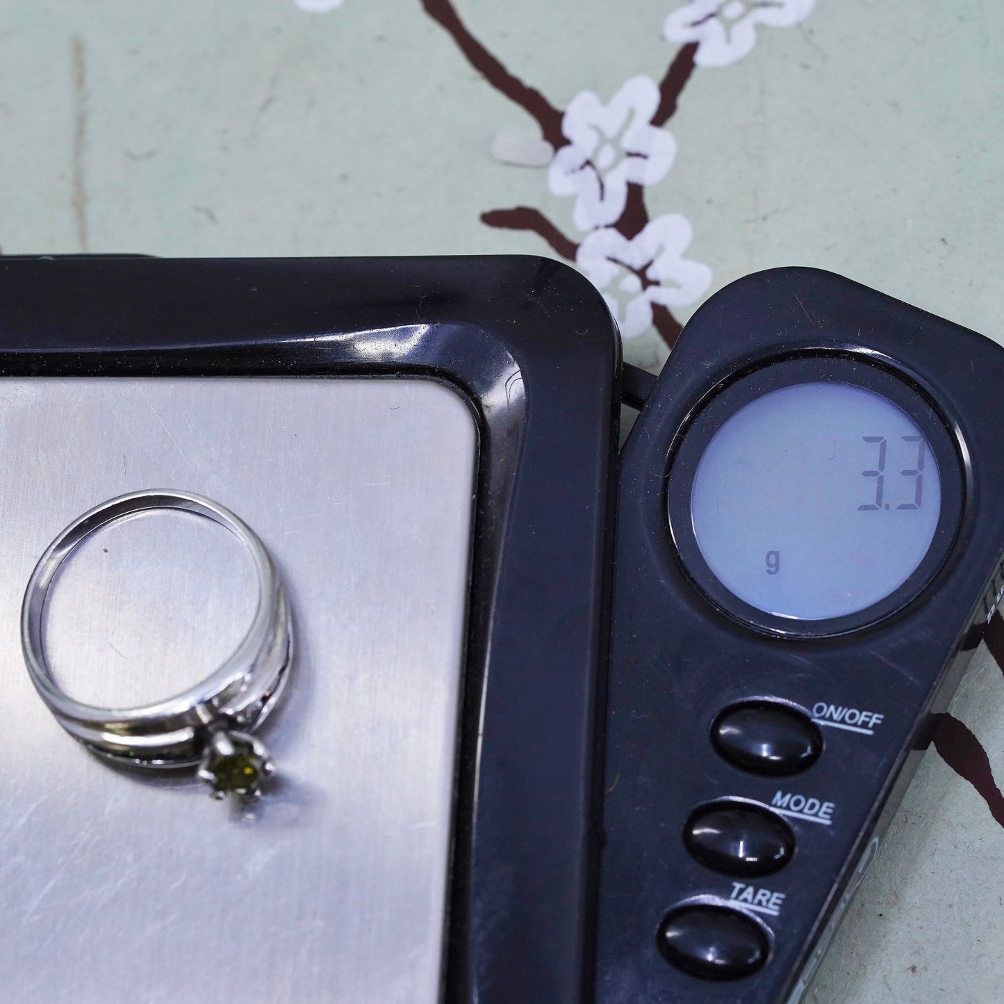 Size 8, Vintage sterling 925 silver handmade ring with peridot and cz