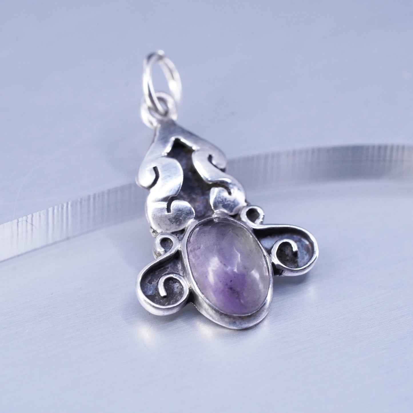 Vintage Mexican sterling 925 silver handmade charm pendant with oval amethyst