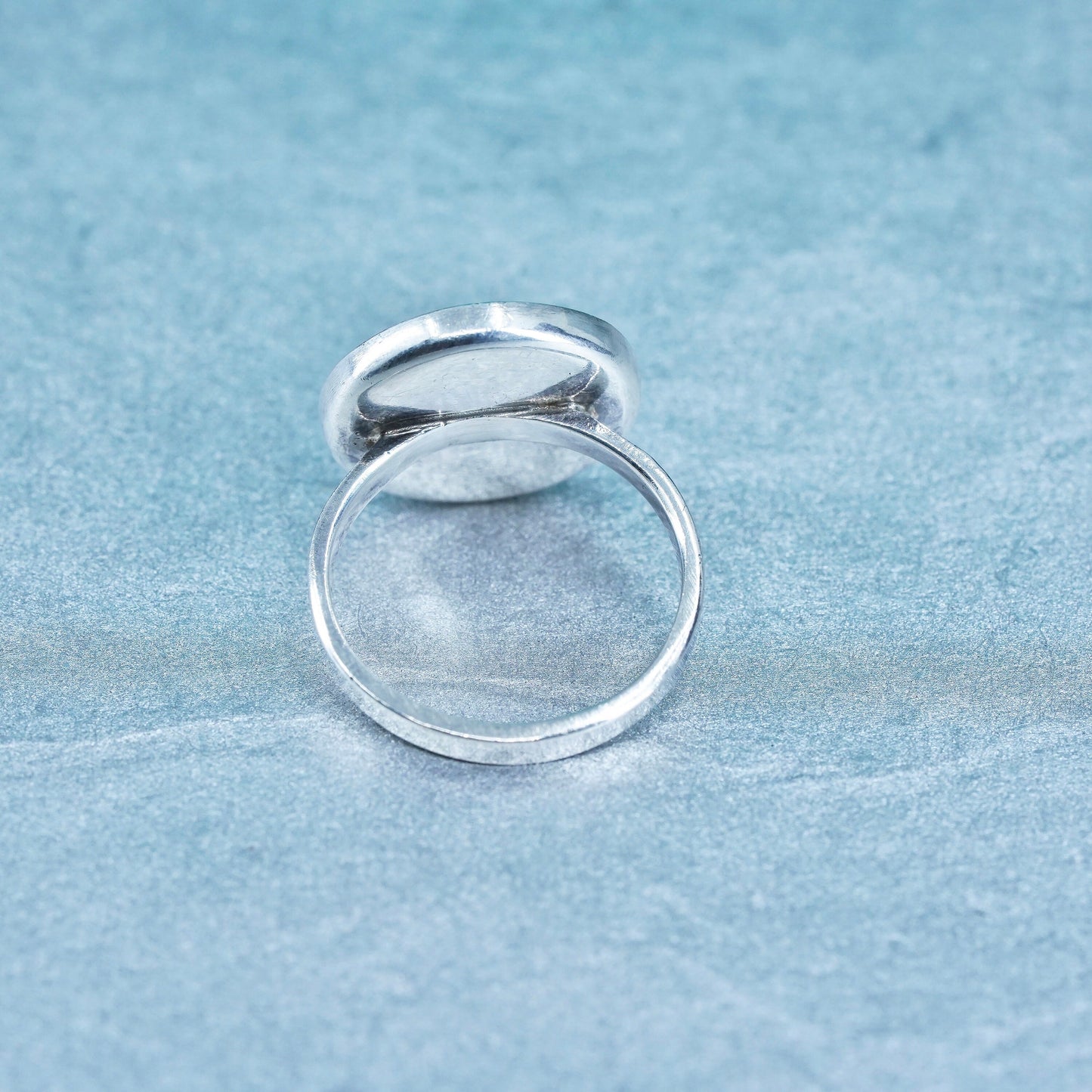 Size 7, southwestern Sterling 925 silver handmade ring with circle turquoise