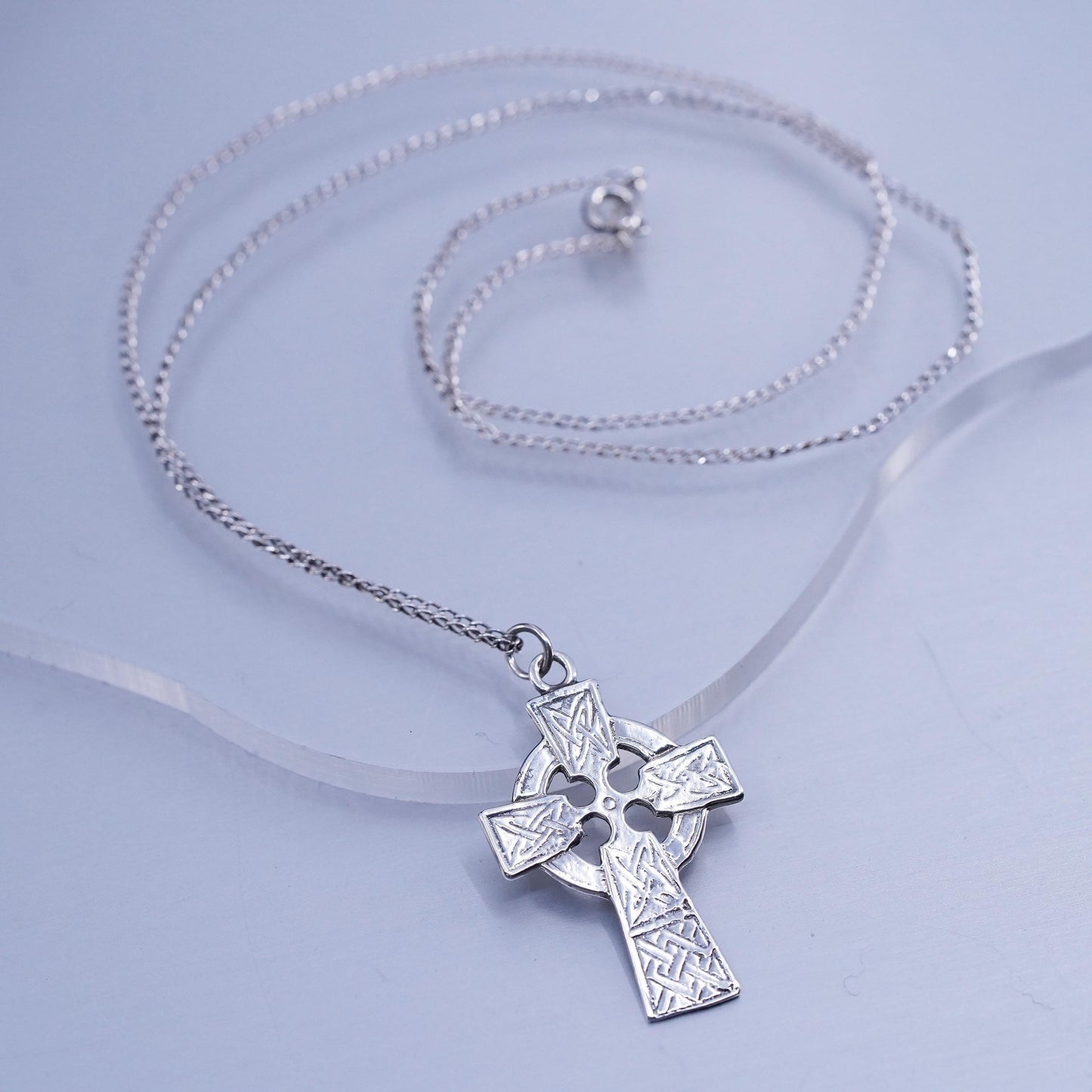 18”, VTG Sterling 925 silver box necklace with Irish Celtic knot cross pendant