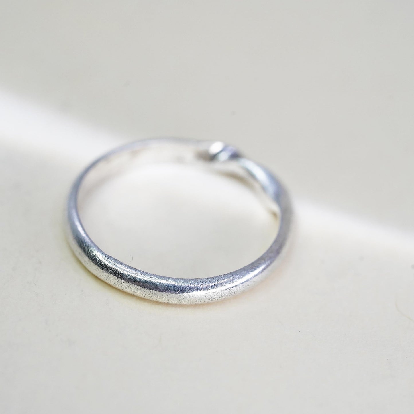 Size 6, vintage sterling silver handmade twisted ring, 925 thin stackable band