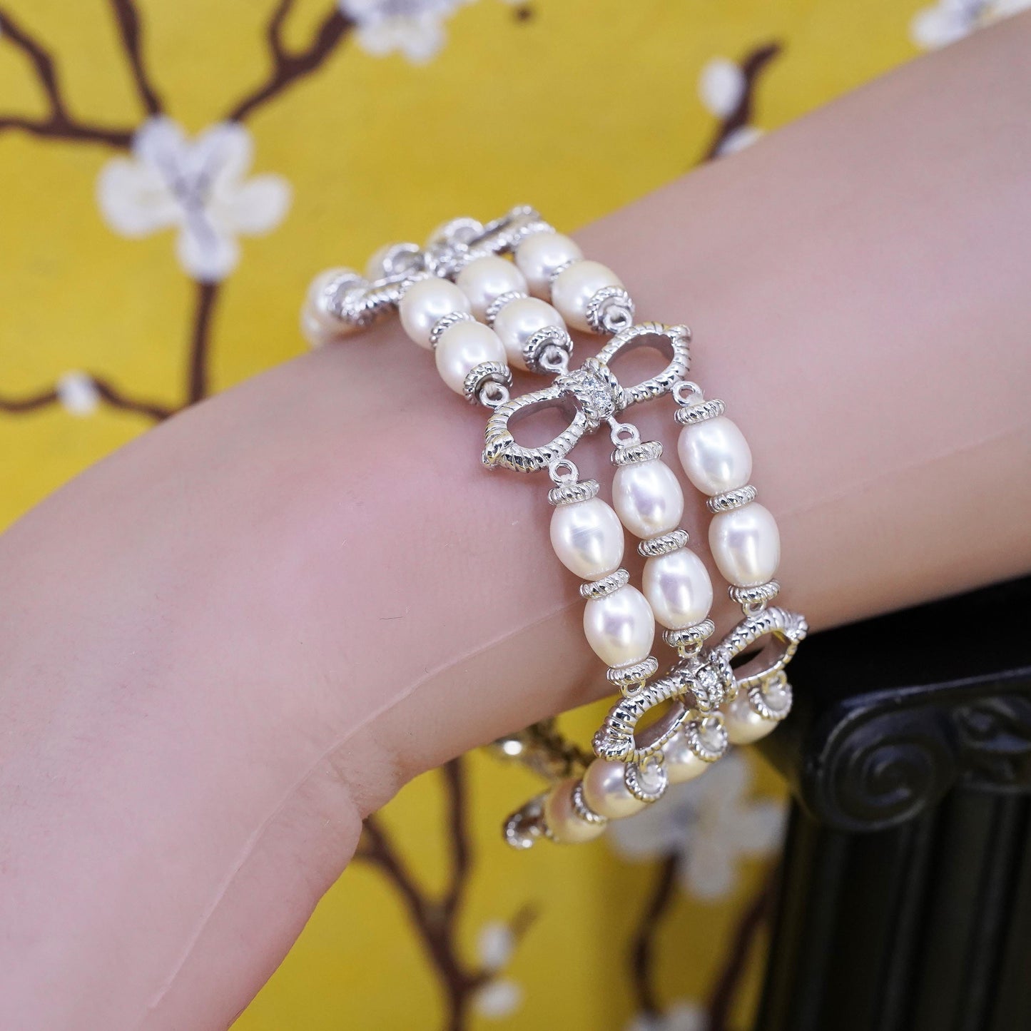 6.75”, Judith Ripka Sterling 925 silver pearl bracelet with 925 toggle closure