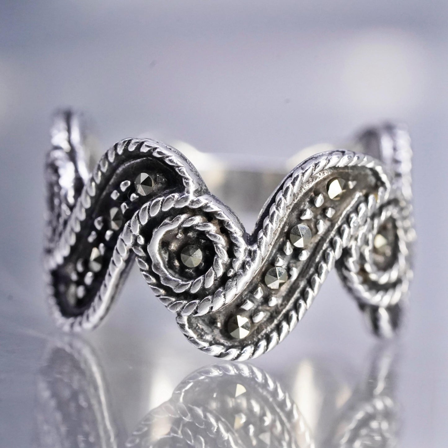 Size 7, southwestern Sterling 925 silver wave ring, band cluster marcasite