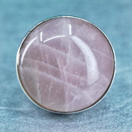 Size 7, vintage Sterling 925 silver statement band ring with circle pink quartz