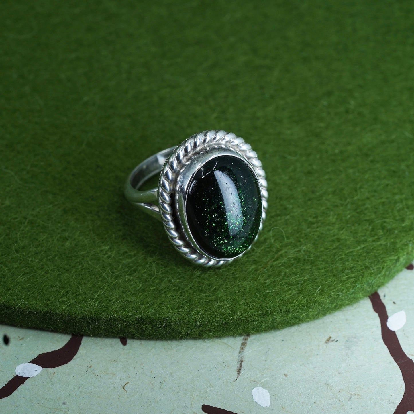 Size 8, Vintage handmade sterling 925 silver ring with green glittering stone