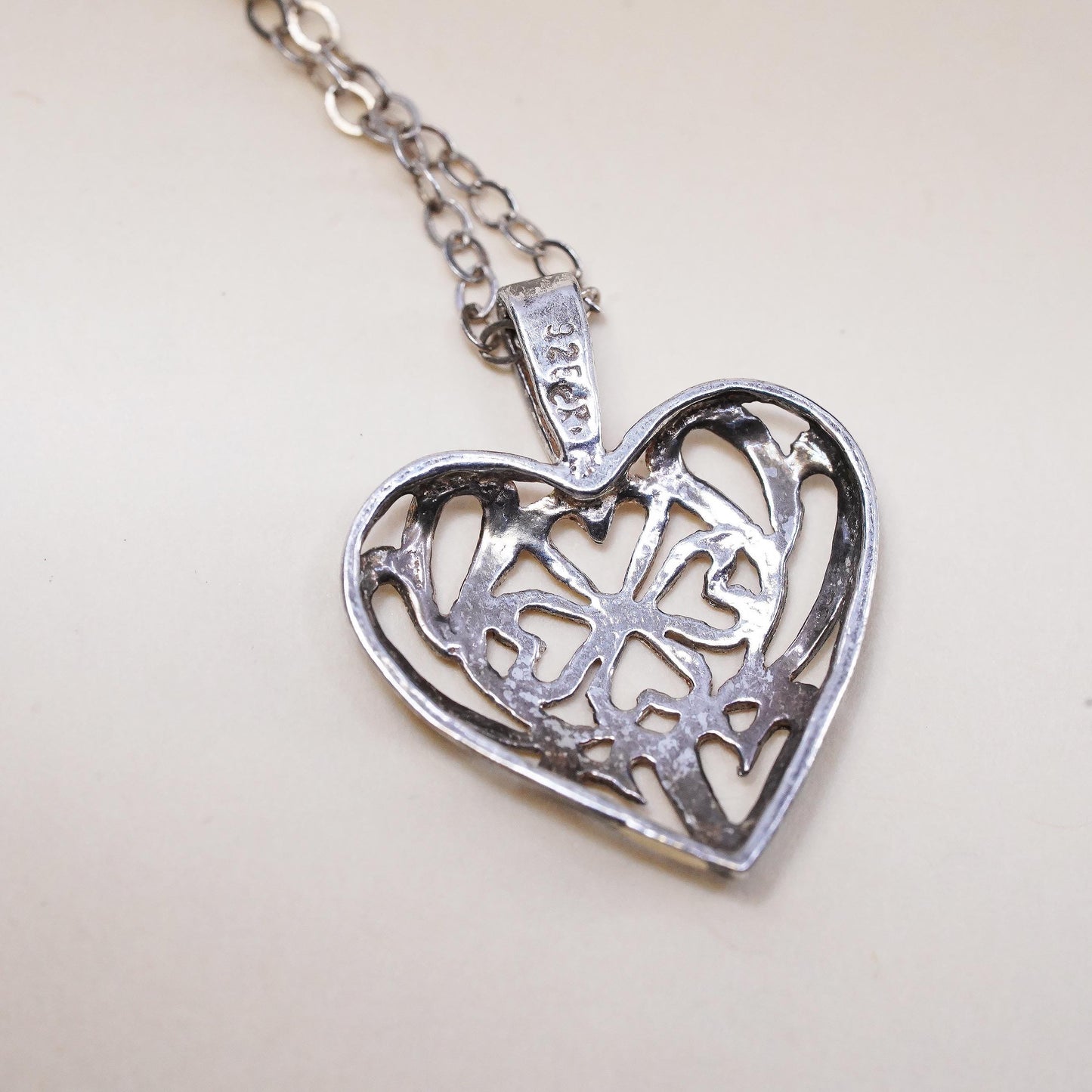 18",, VTG Sterling 925 silver flatten circle necklace filigree heart pendant