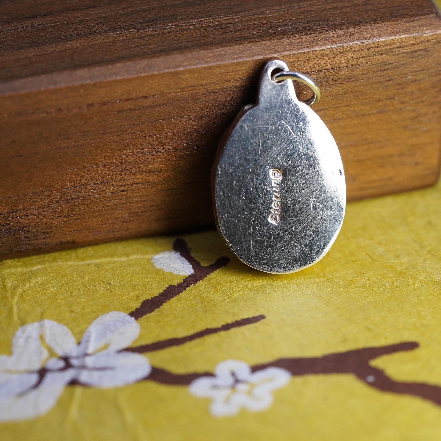 Vintage southwestern Sterling 925 silver handmade pendant with oval onyx cable