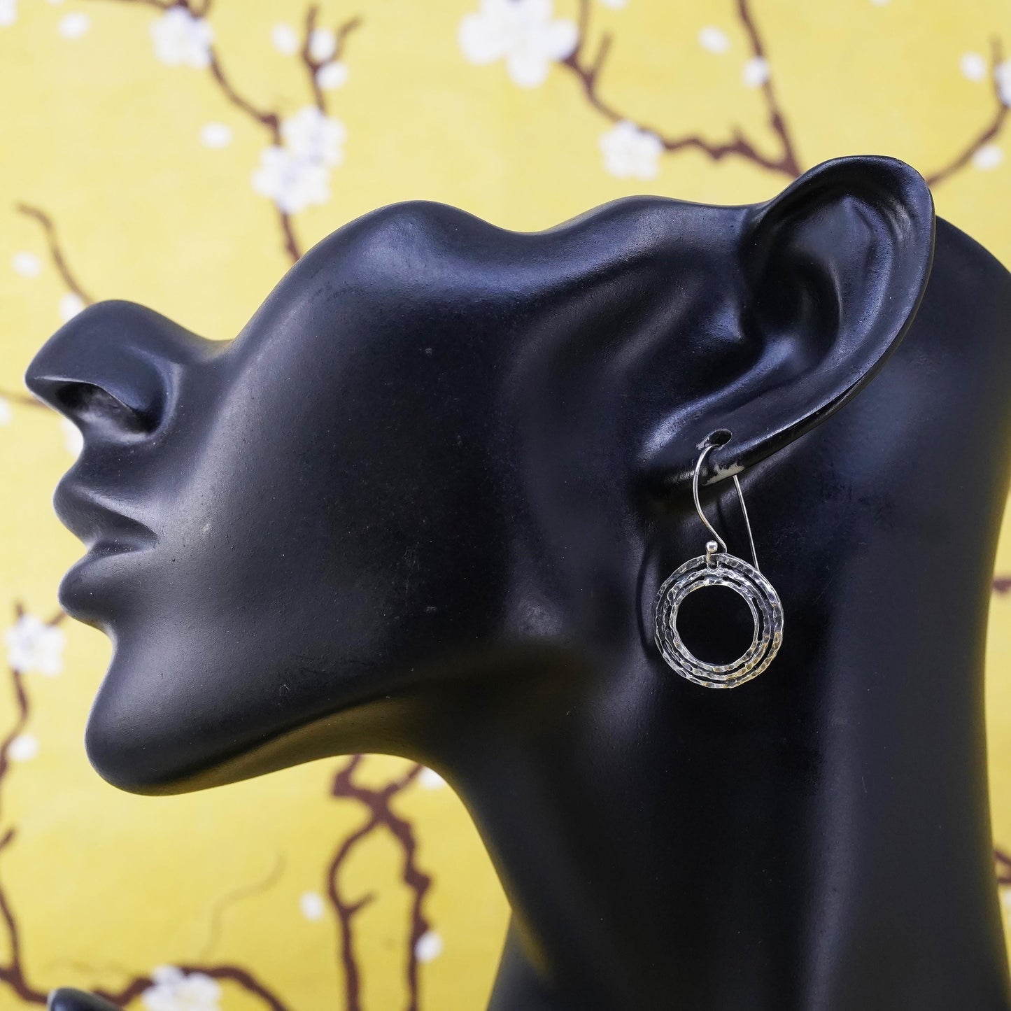 Vintage Israel Sterling 925 Silver circle hammered disc Earrings. Vintage.