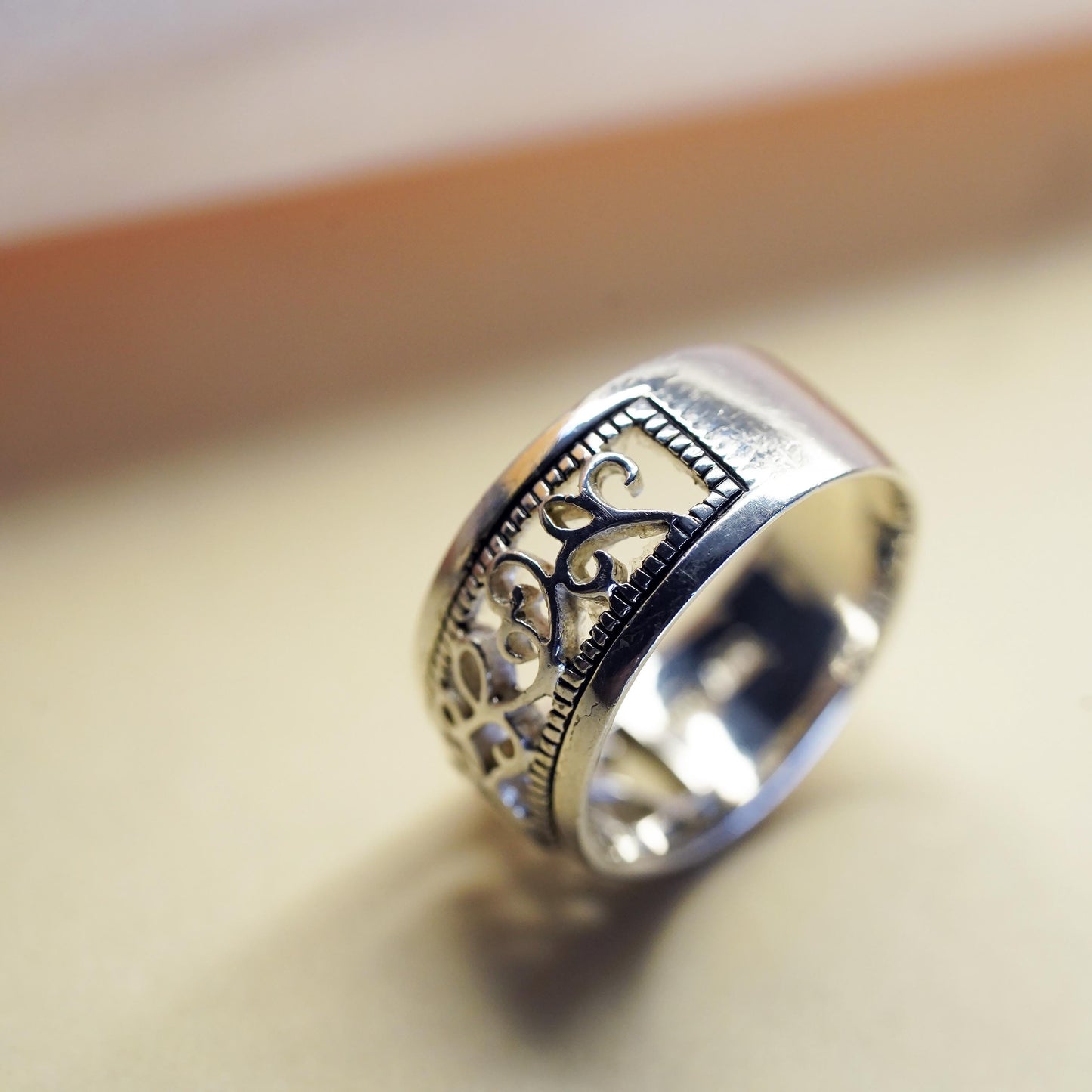 Size 8, vintage Sterling silver handmade ring, 925 band with Filigree swirl