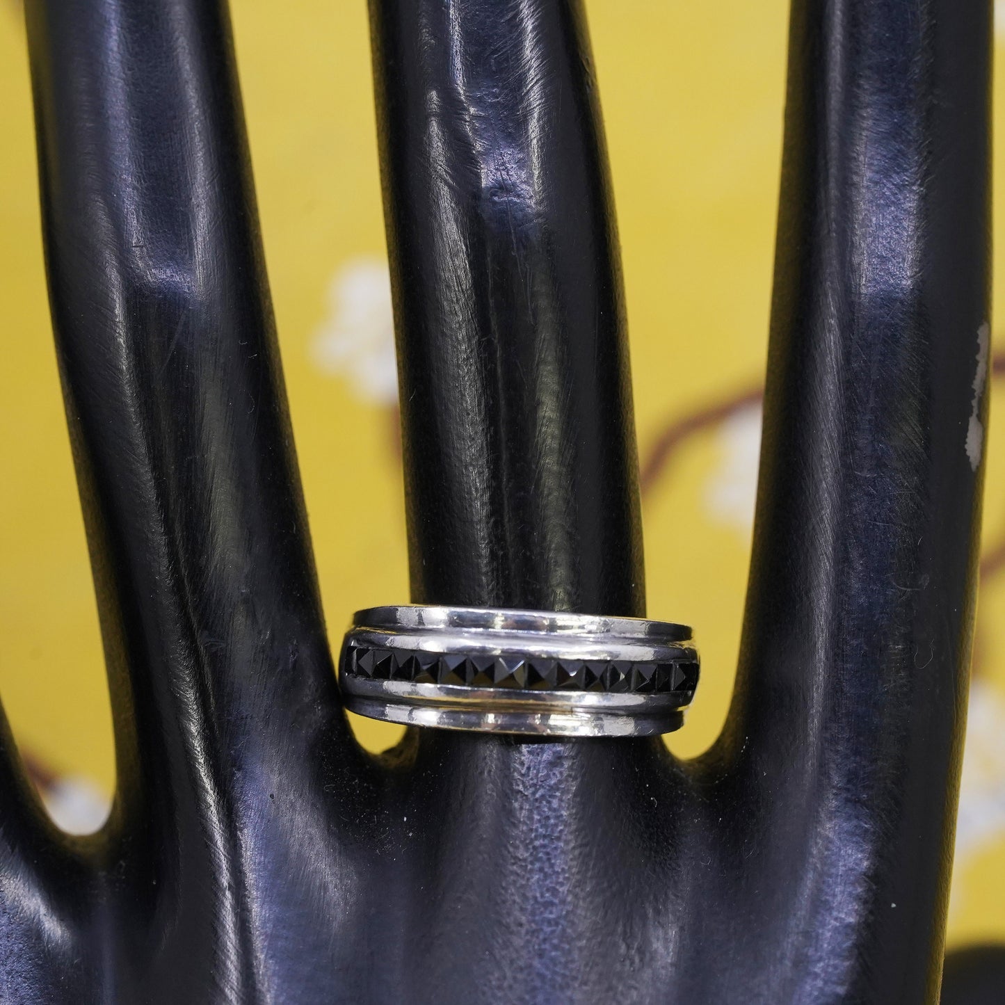Size 8.5, vintage Sterling silver ring, modern 925 band with cluster black cz