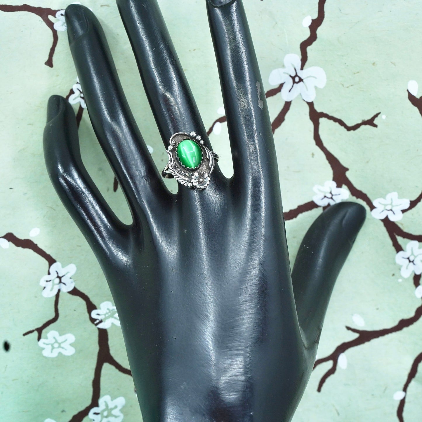 Size 7.5, sterling silver Native American 925 silver ring oval green tiger eye