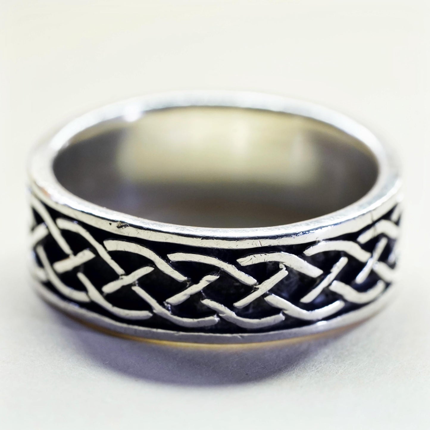 Size 8, VTG Irish Celtic knot relief sterling silver ring, 925 stackable band