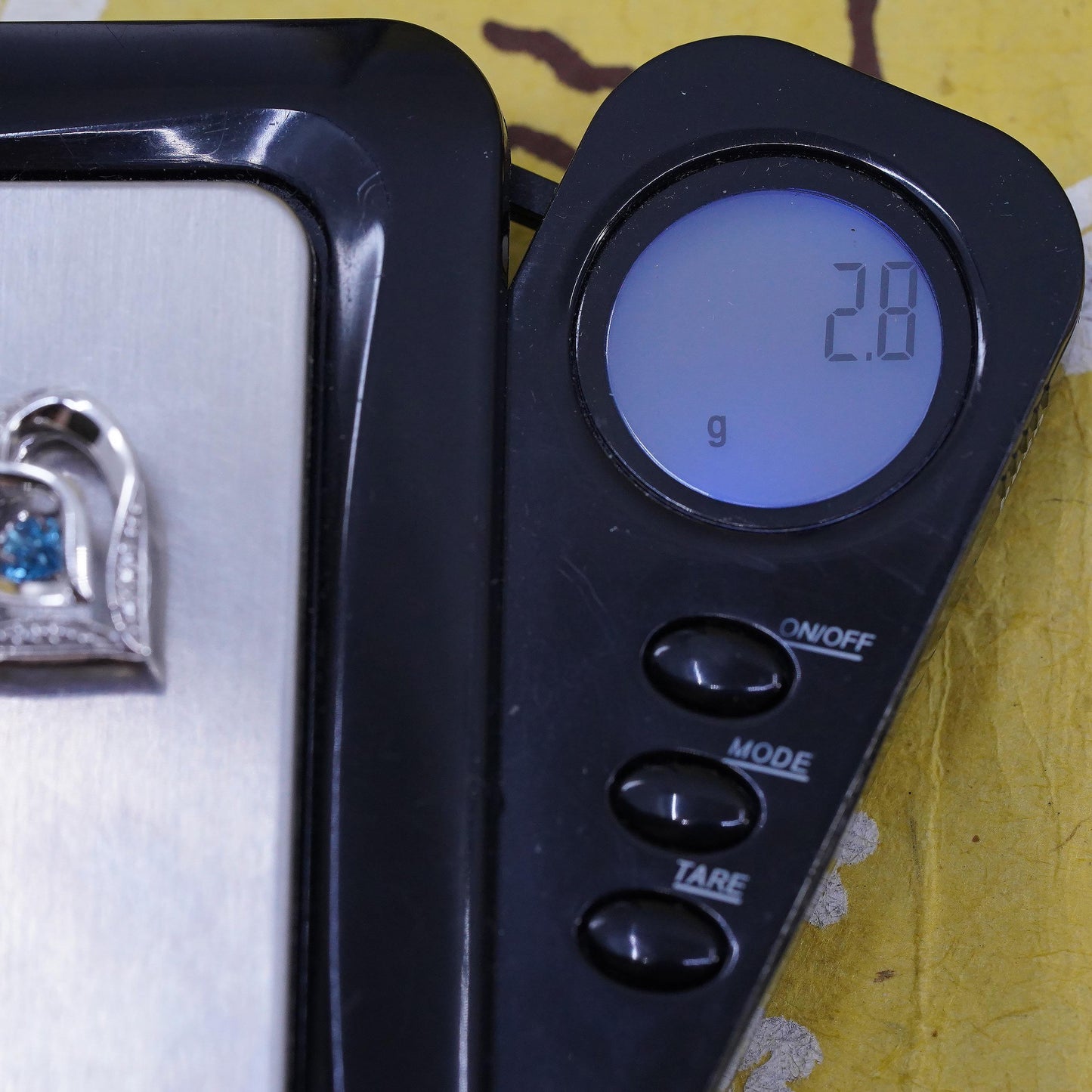 Vintage Sterling 925 silver heart pendant with dancing topaz