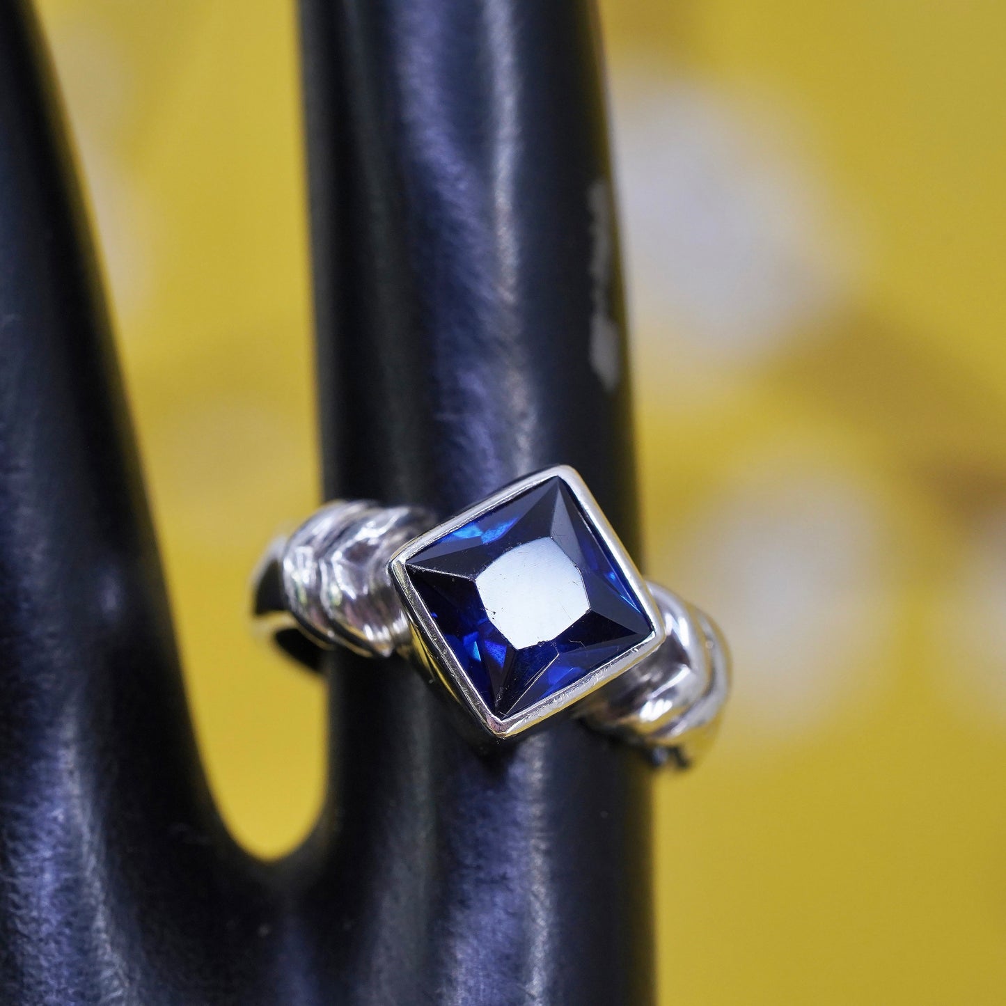 Size 6.5, vintage Mexican Sterling 925 silver shiny statement ring w/ sapphire