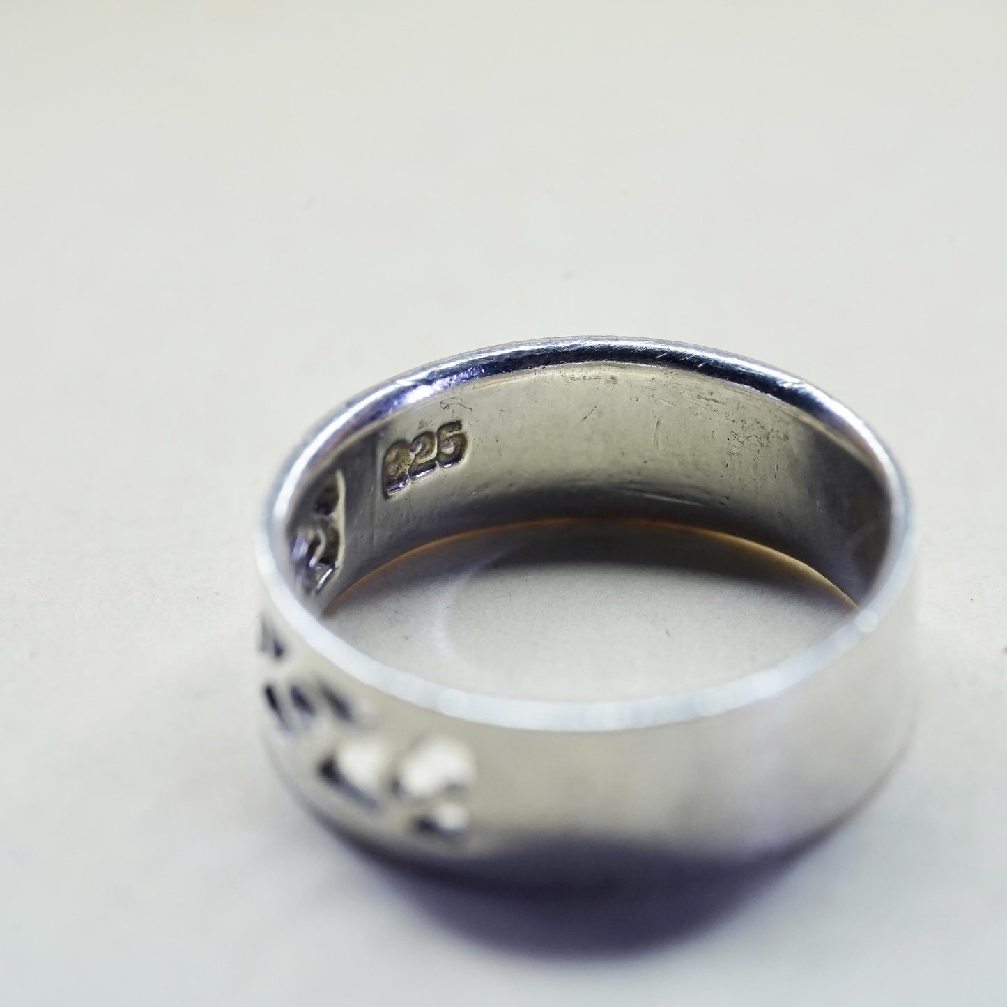 Size 6, vintage Sterling 925 silver handmade cutout ring band