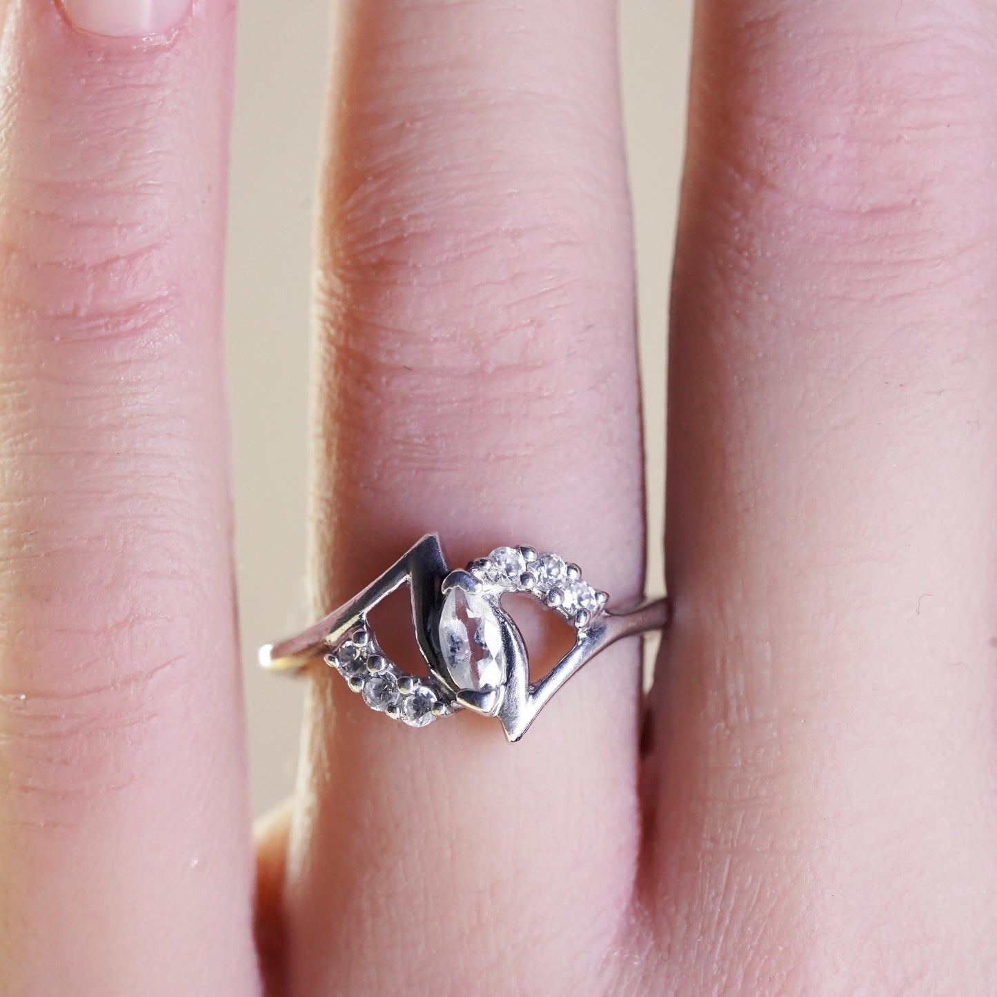 Size 7, vintage sterling 925 silver ring with CZ, stackable band