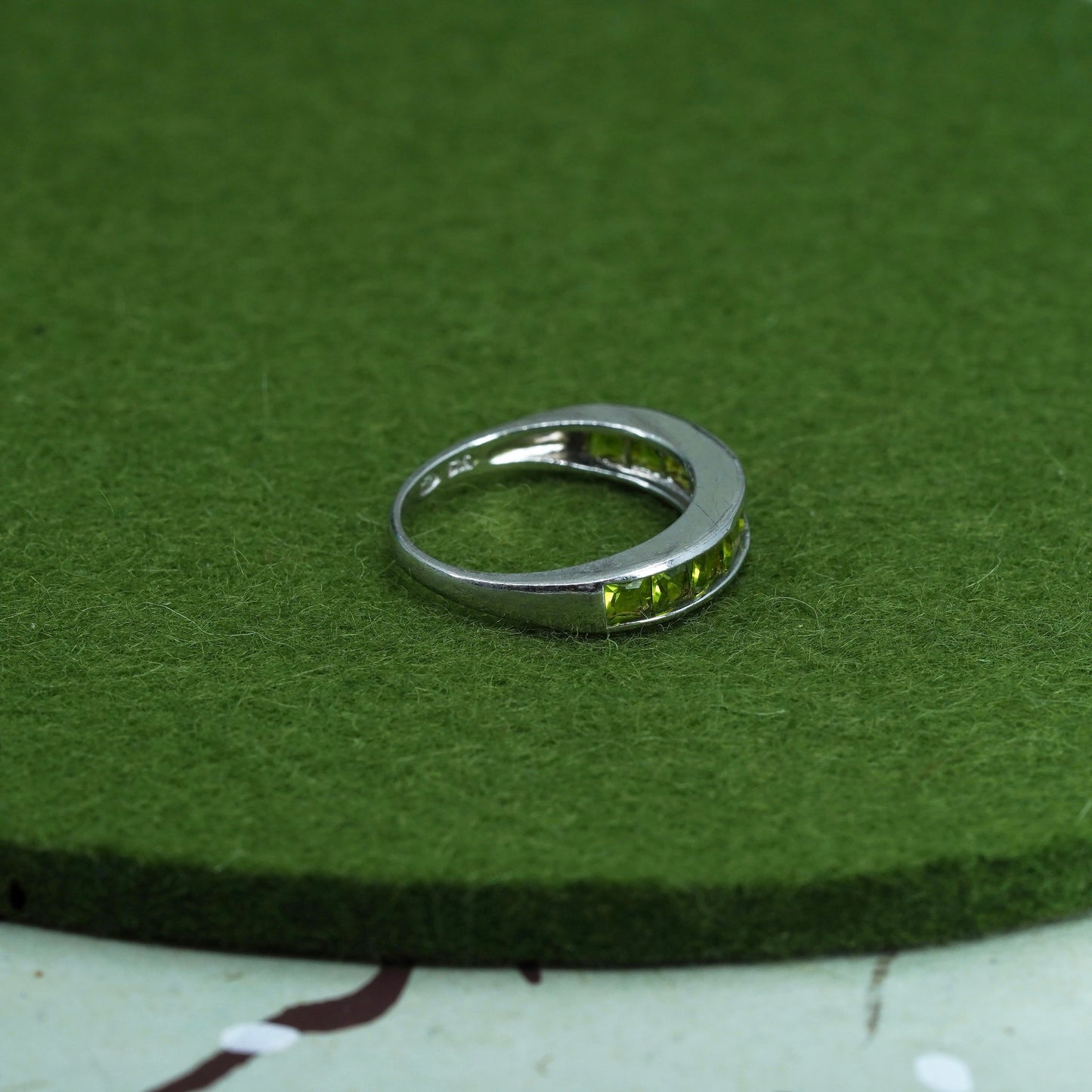 Size 7, Vintage sterling silver handmade ring with peridot, 925 stackable band