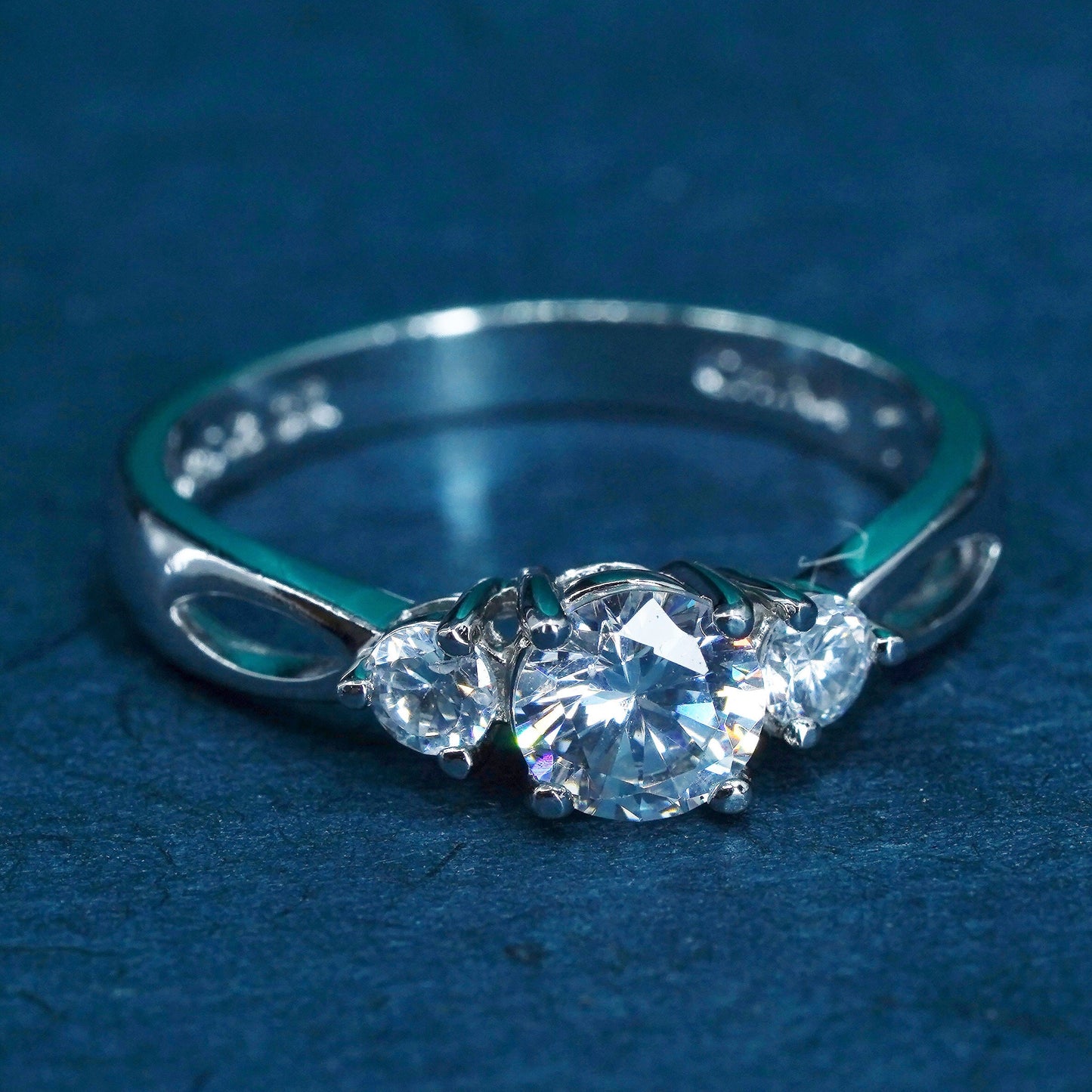 Size 7, vintage Sterling 925 silver engagement ring with cluster Cz around