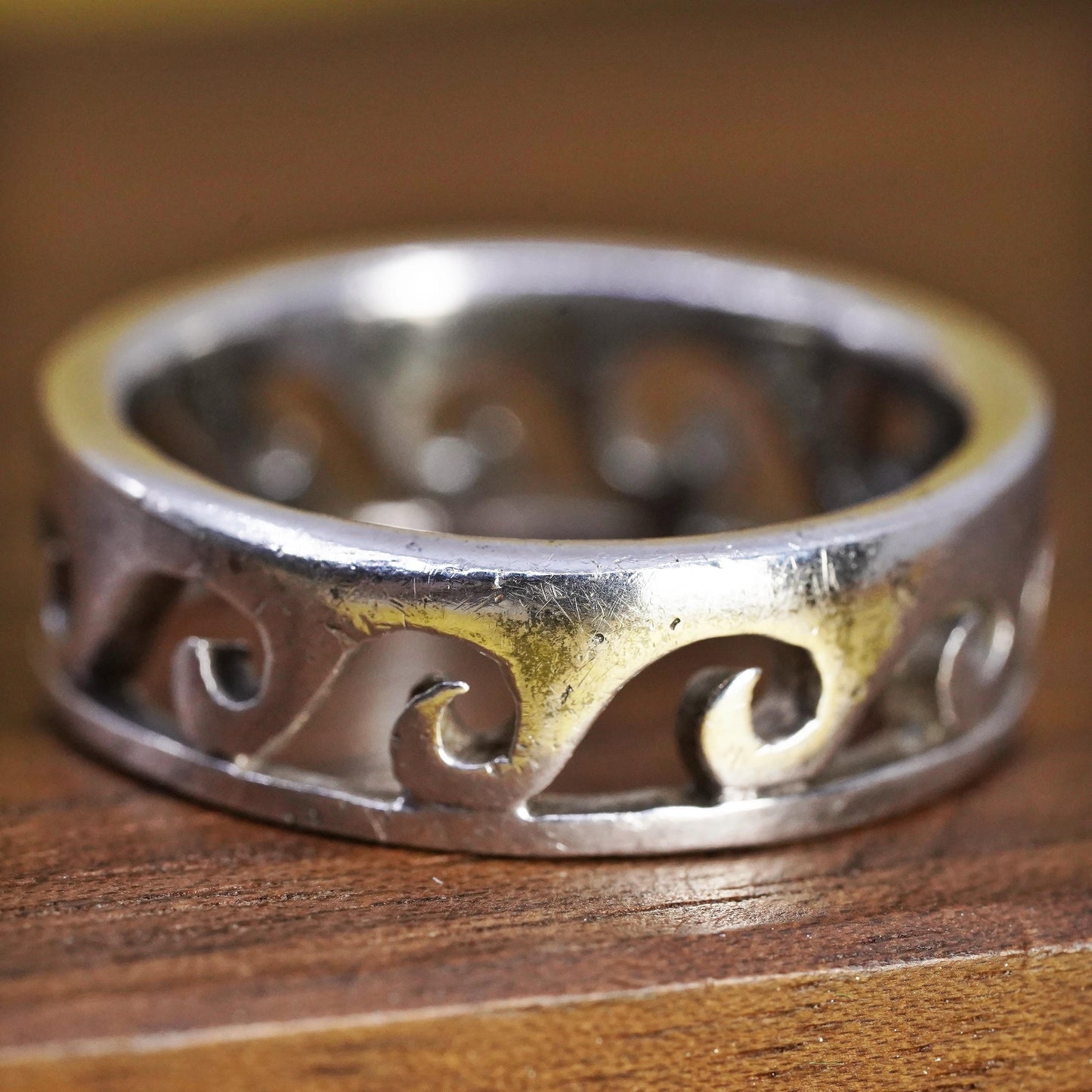 Size 8, vintage southwestern Sterling silver ring, 925 wavy wave cutout band