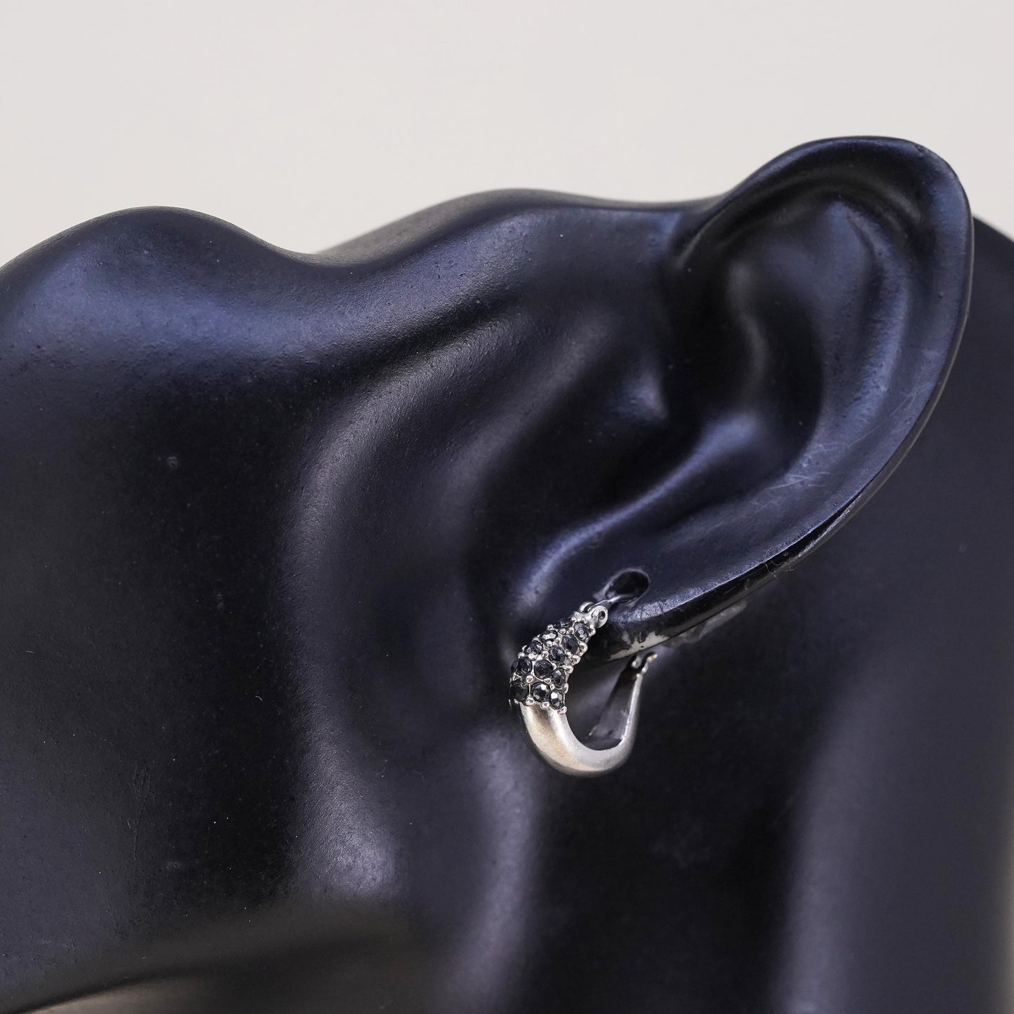 0.5", Vintage sterling silver loop single earring, fashion minimalist hoop onyx