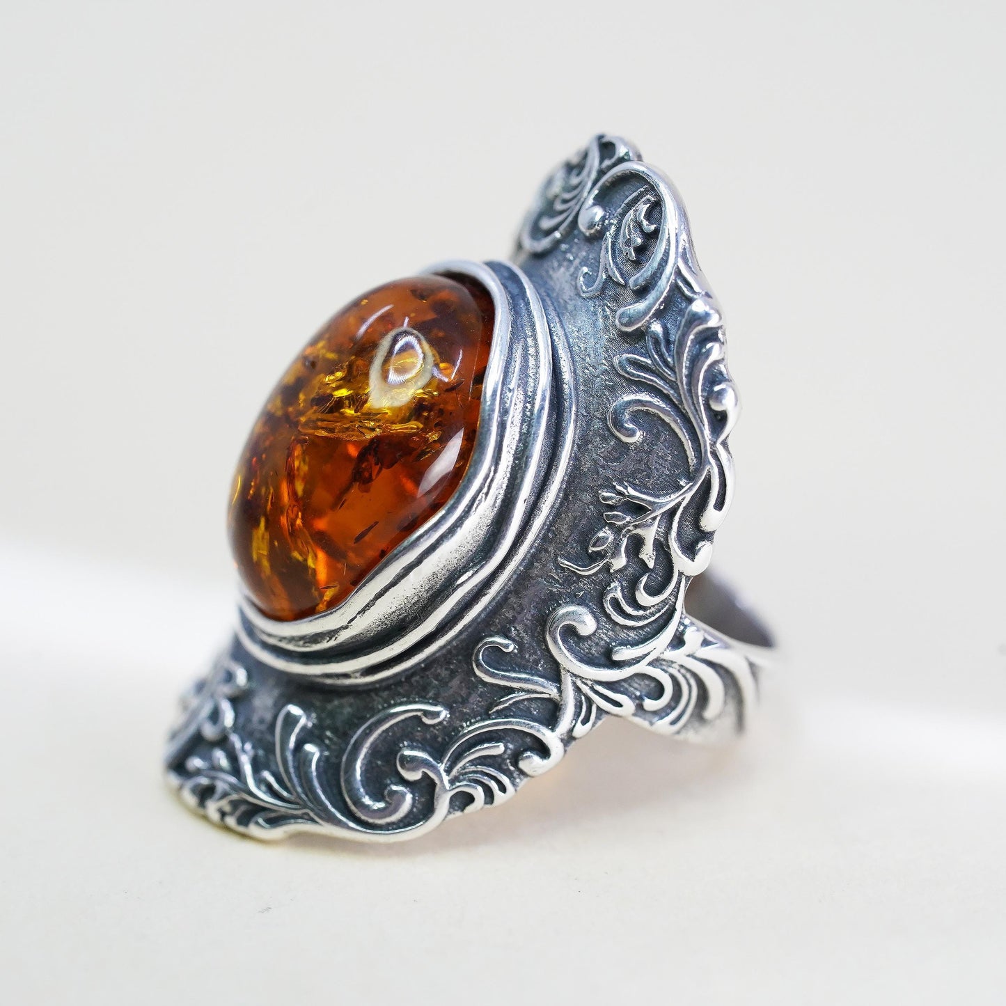 Size 7.25, Israel PZ Israel Sterling Silver Oval Amber Ring, Leaf Vine Band