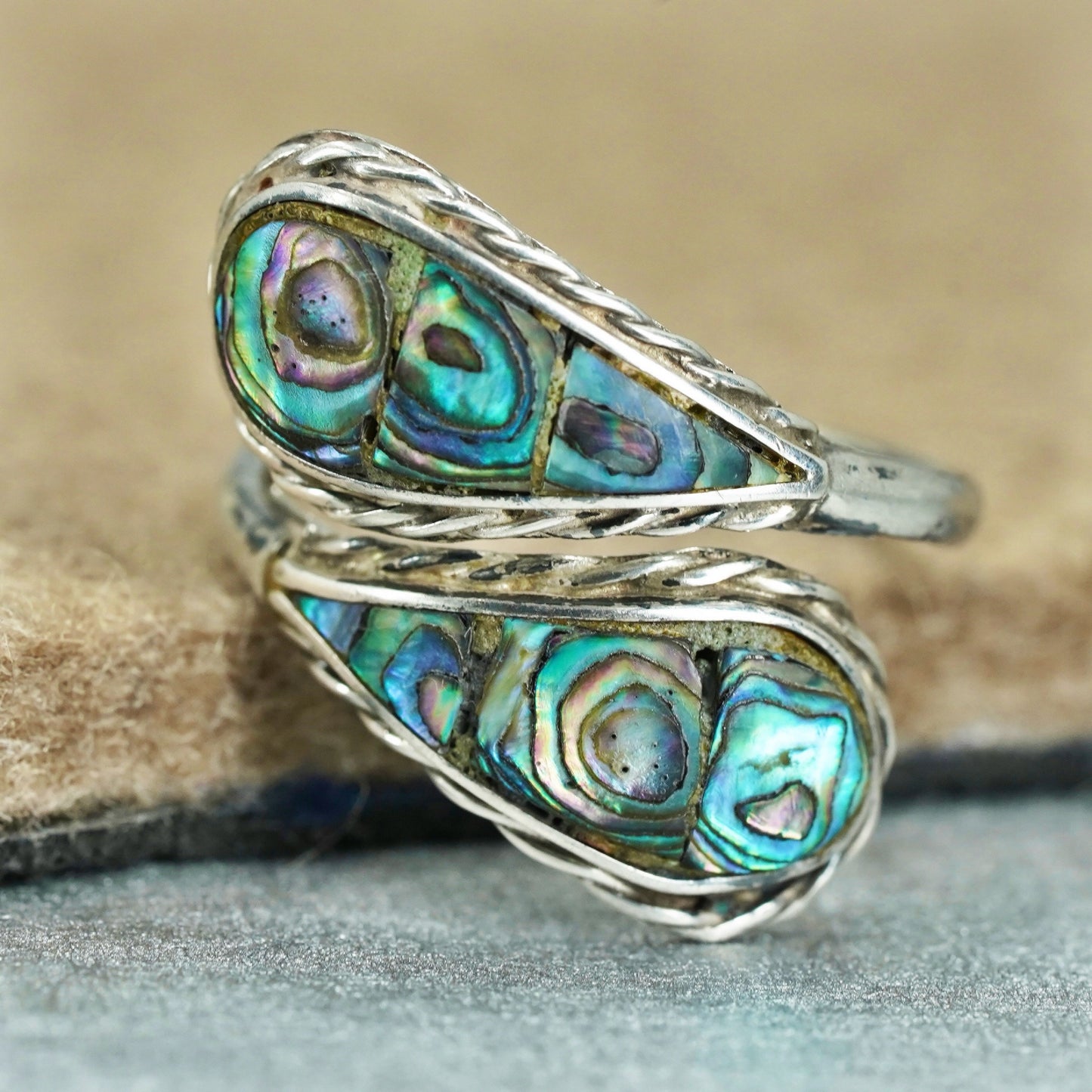 Size 6, Taxco Mexican Sterling 925 silver handmade ring with teardrop abalone