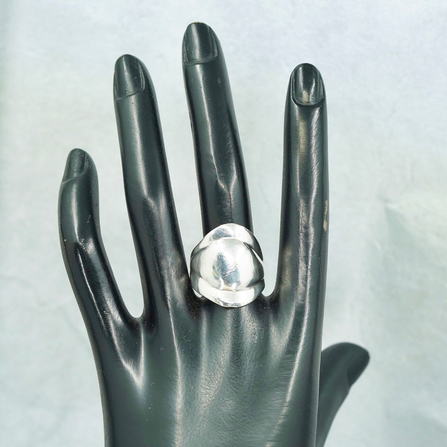 Size 8.25, vintage southwestern Sterling 925 silver ring, wide band