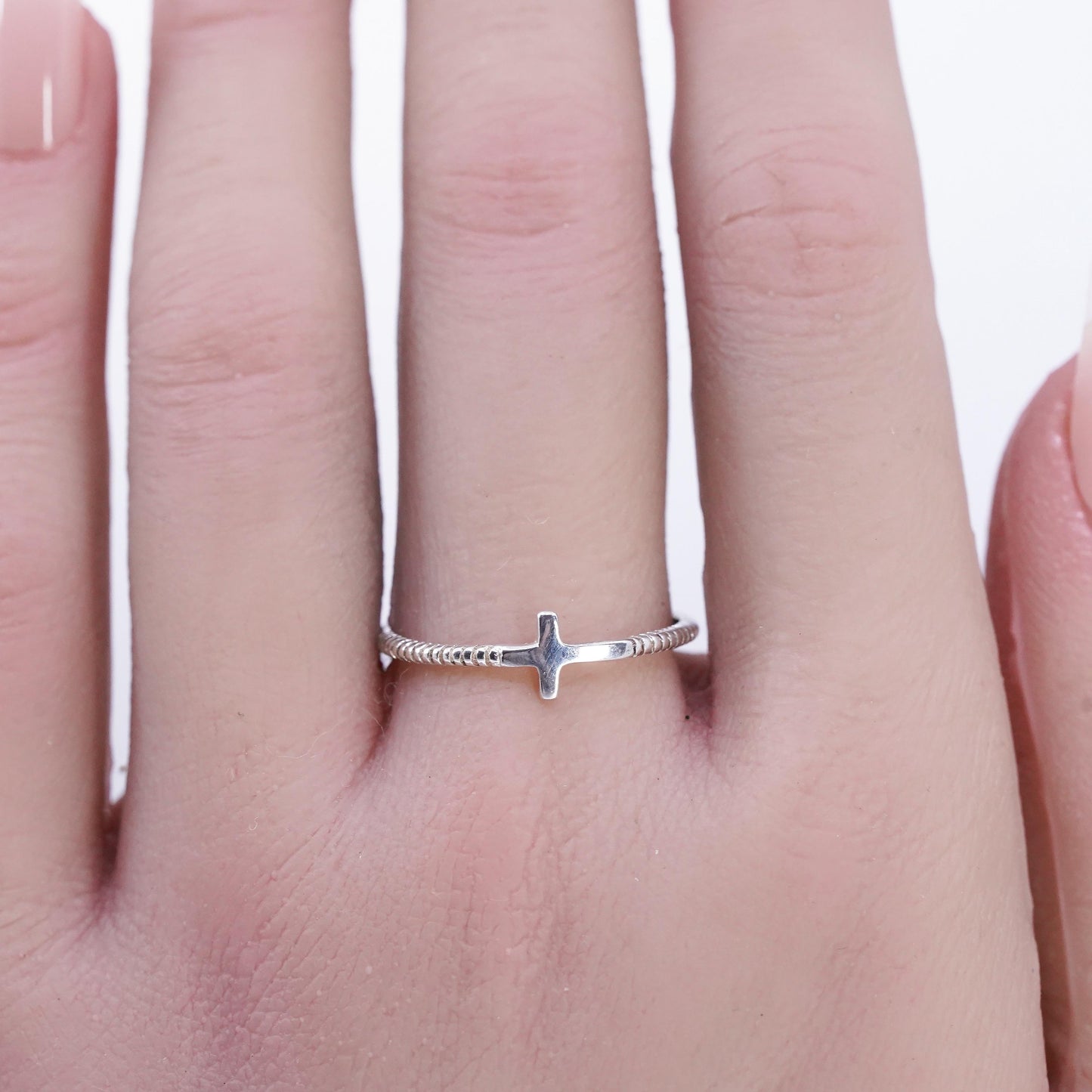 Size 9, vintage southwestern Sterling 925 silver cross ring, stackable band