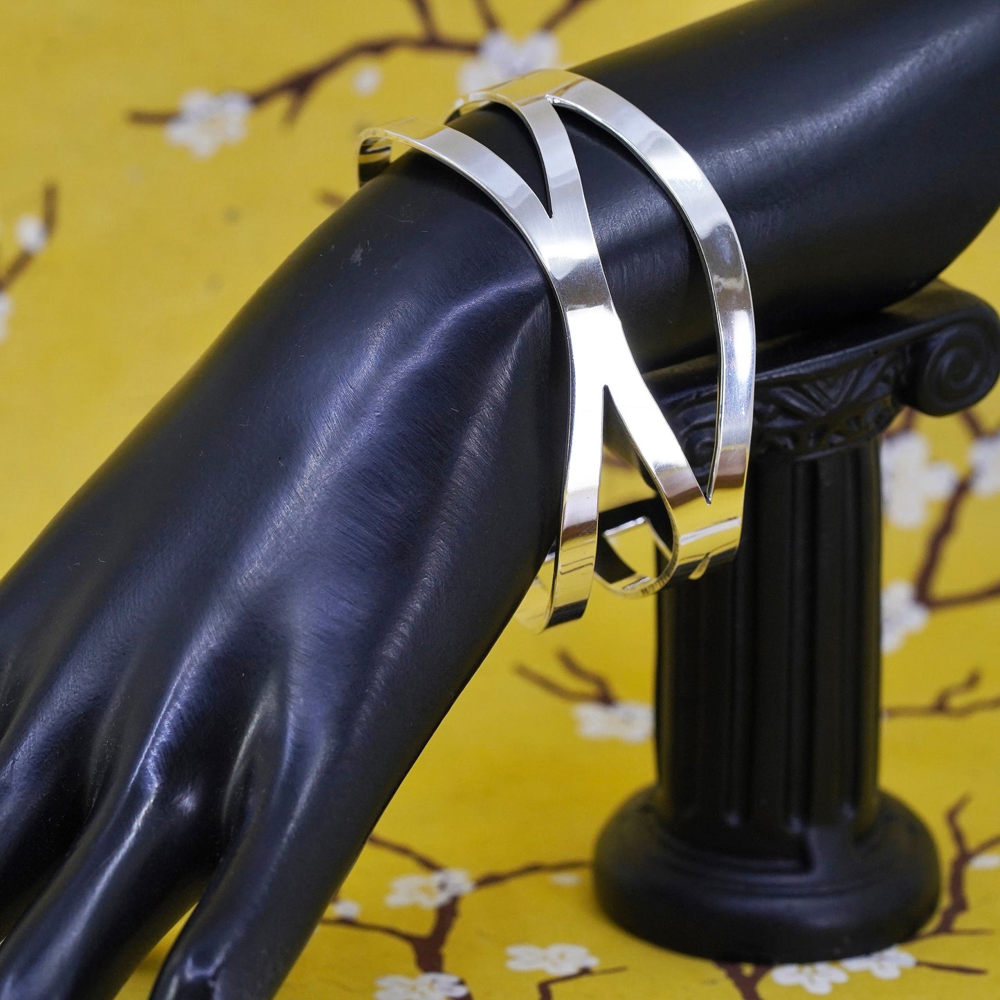 7", Vintage Mexican Sterling silver handmade bracelet, wavy 925 wide cuff