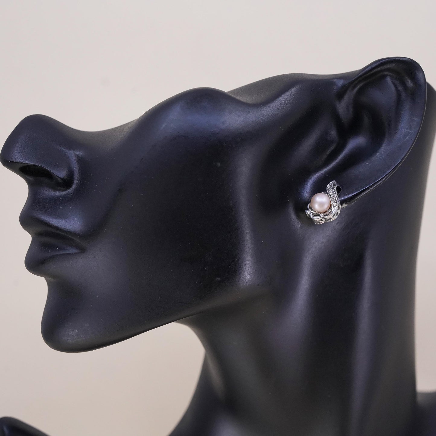 Vintage single earring. Sterling 925 silver pearl stud with diamond details