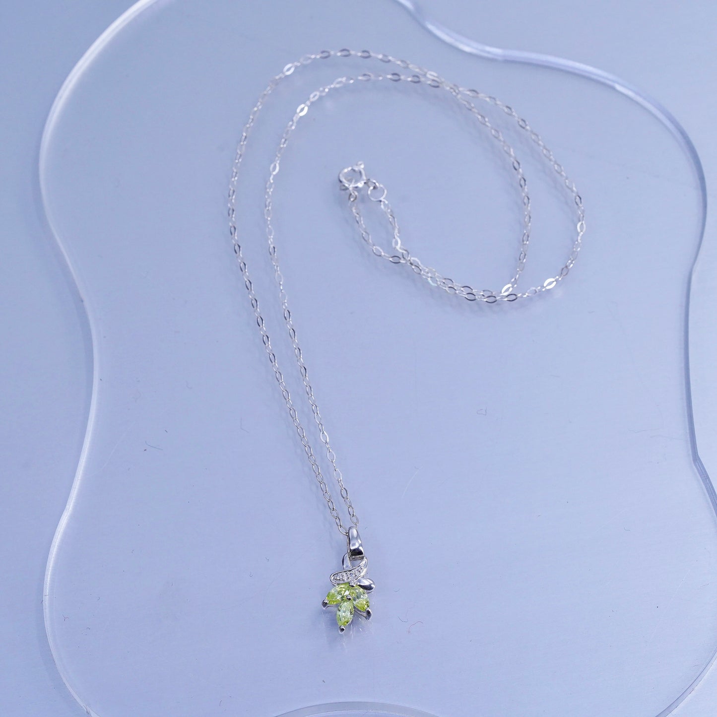 18”, Sterling 925 silver flatten circle necklace with teardrop peridot pendant