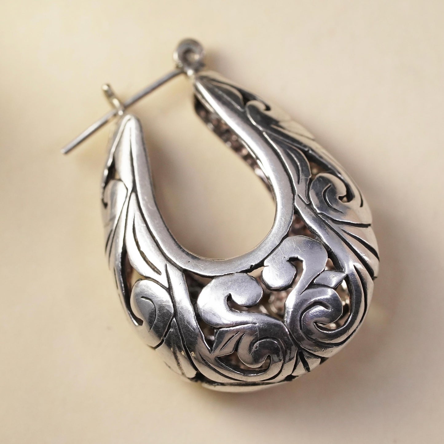 1”, Vintage Jezlaine sterling silver single earring, filigree primitive hoop