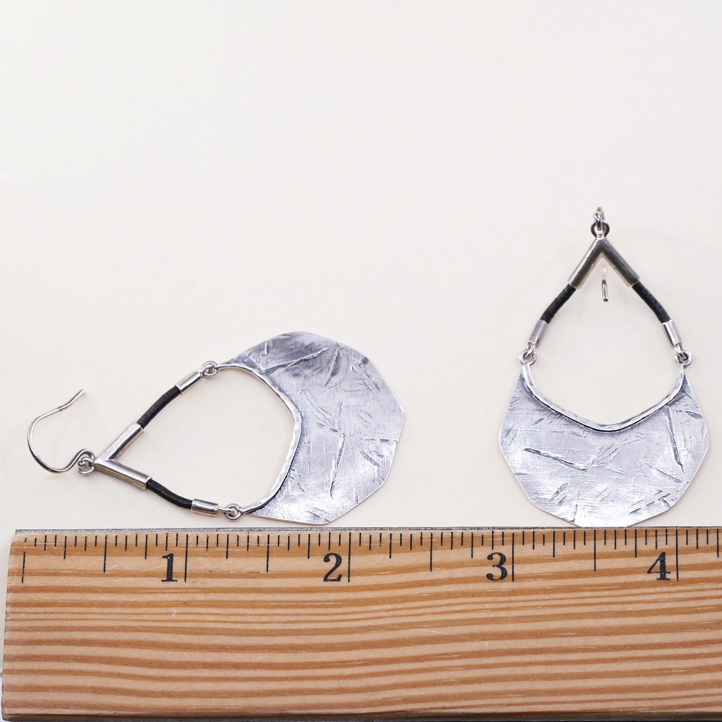 Silpada 925 Sterling Silver Badge Of Beauty Leather Textured Earrings W3140