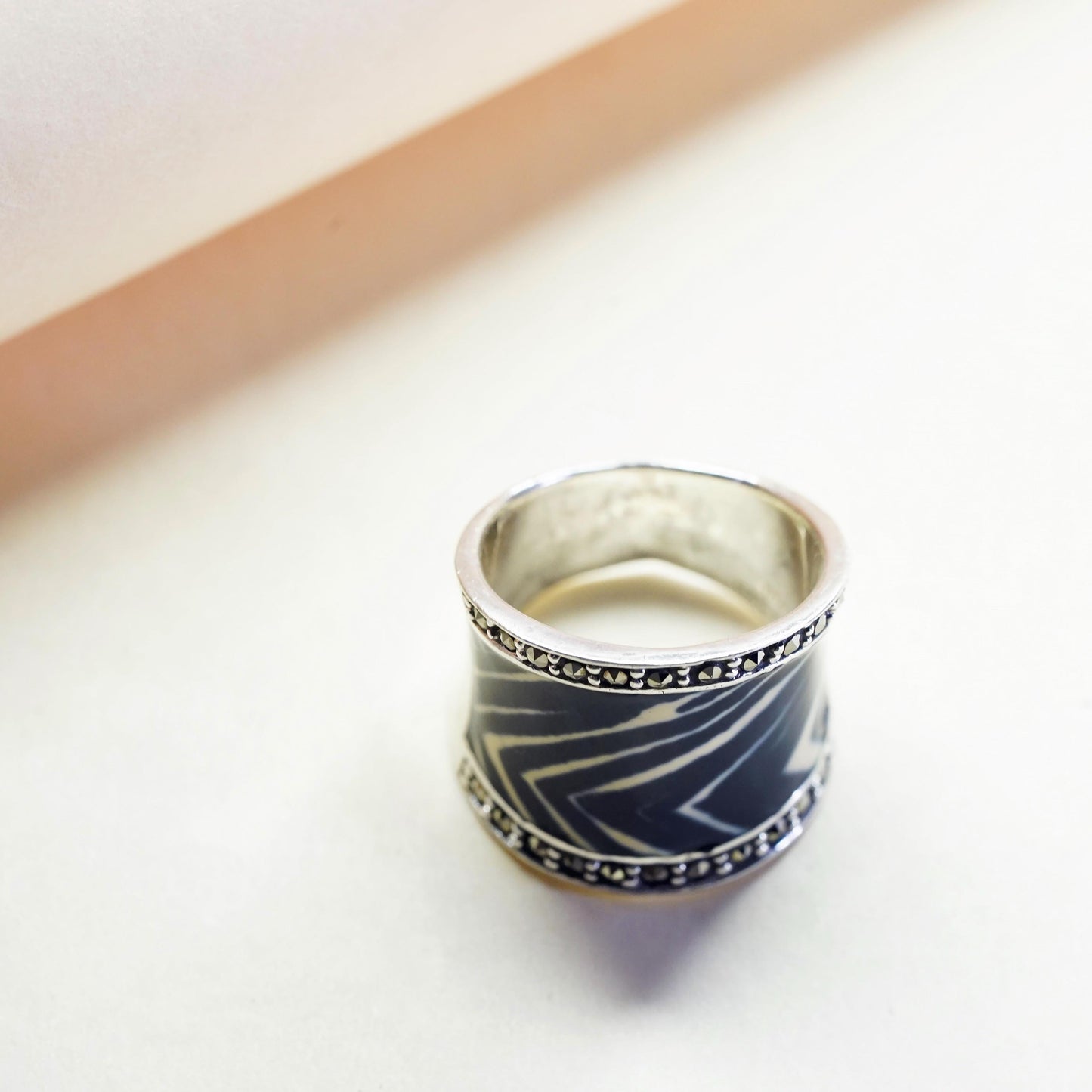 Size 6, Vinatge Sterling silver ring, 925 wide band w/ zebra enamel marcasite