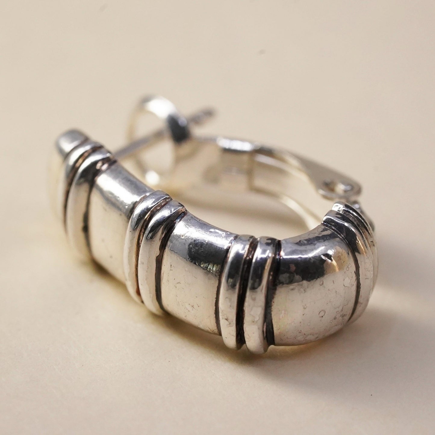 Vintage handmade single earring. Sterling 925 silver ribbed stud