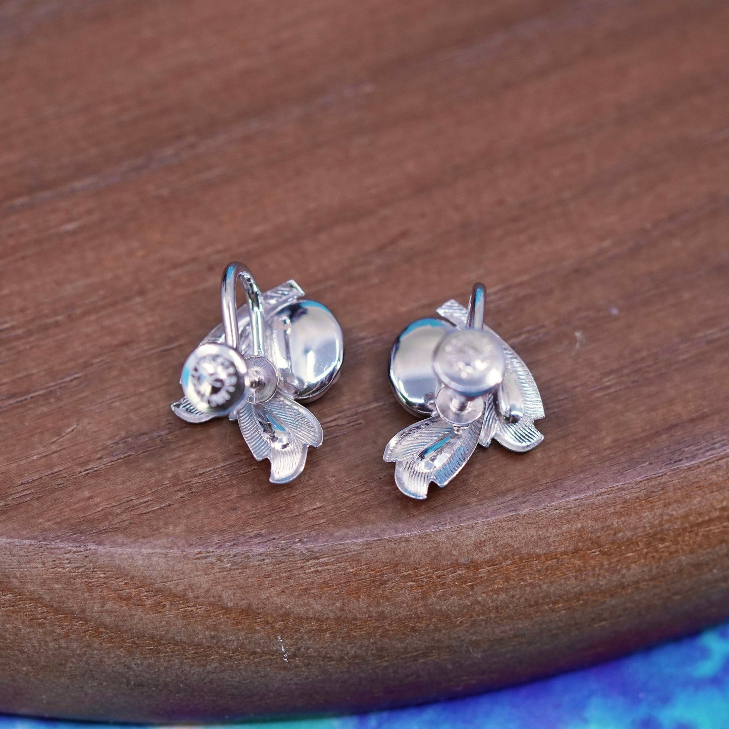 Vintage Sterling 925 silver screw back leafy earrings with onyx