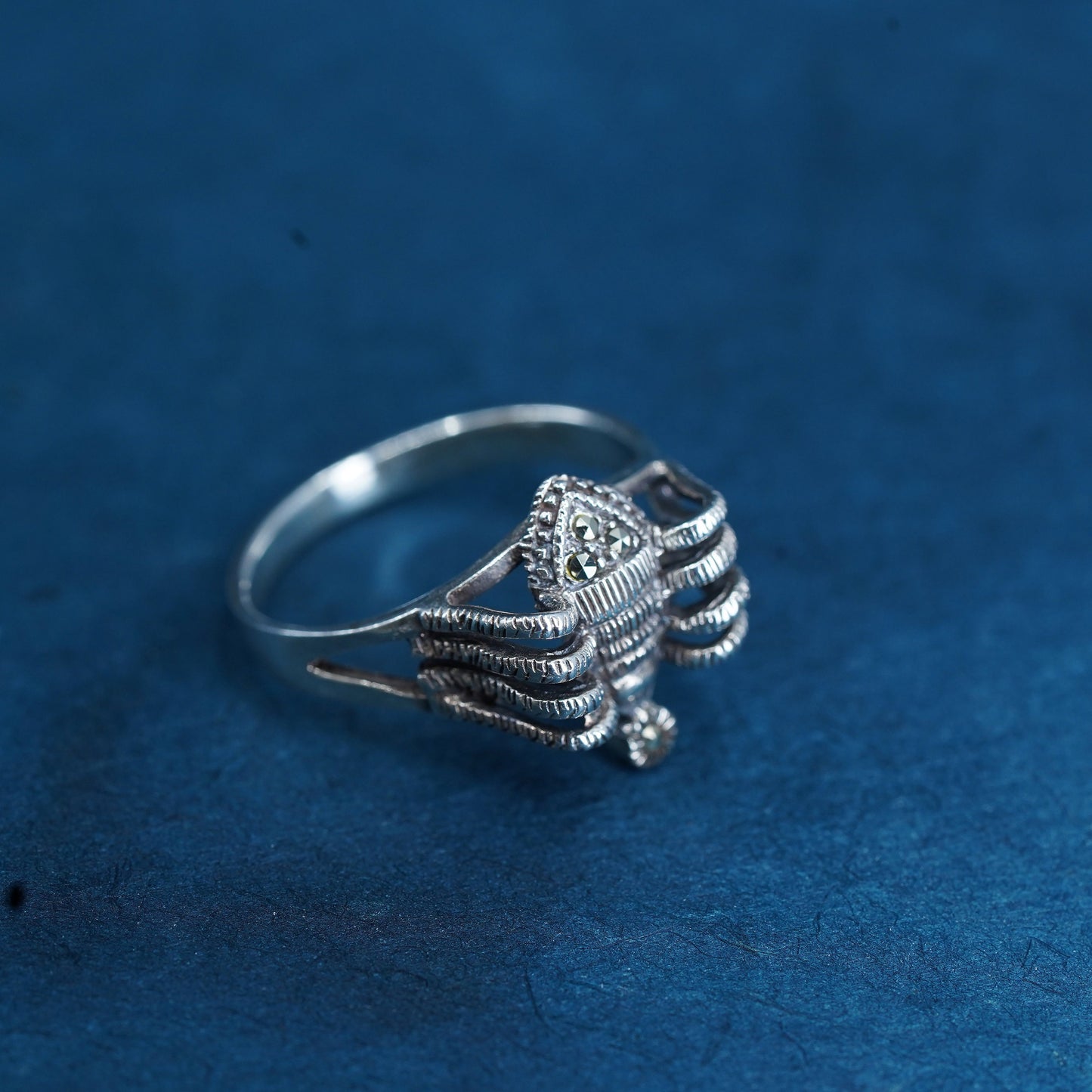 Size 8, Sterling silver handmade ring, 925 spinner band with marcasite details