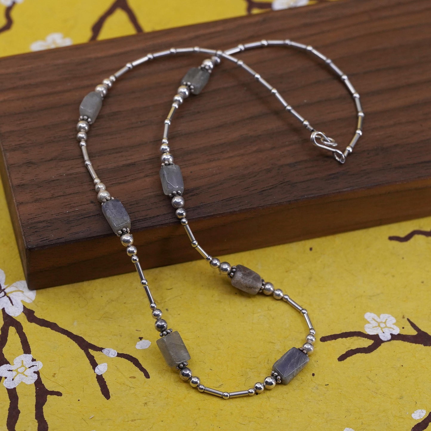 15”, Vintage Sterling 925 liquid silver handmade necklace with agate beads