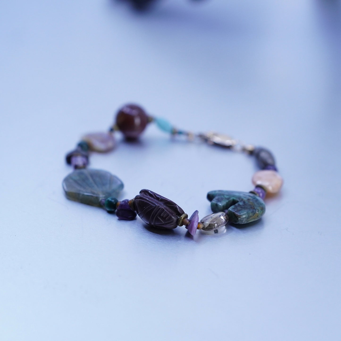 7.5”, Vintage navajo American handmade turquoise carved bear leaf bracelet