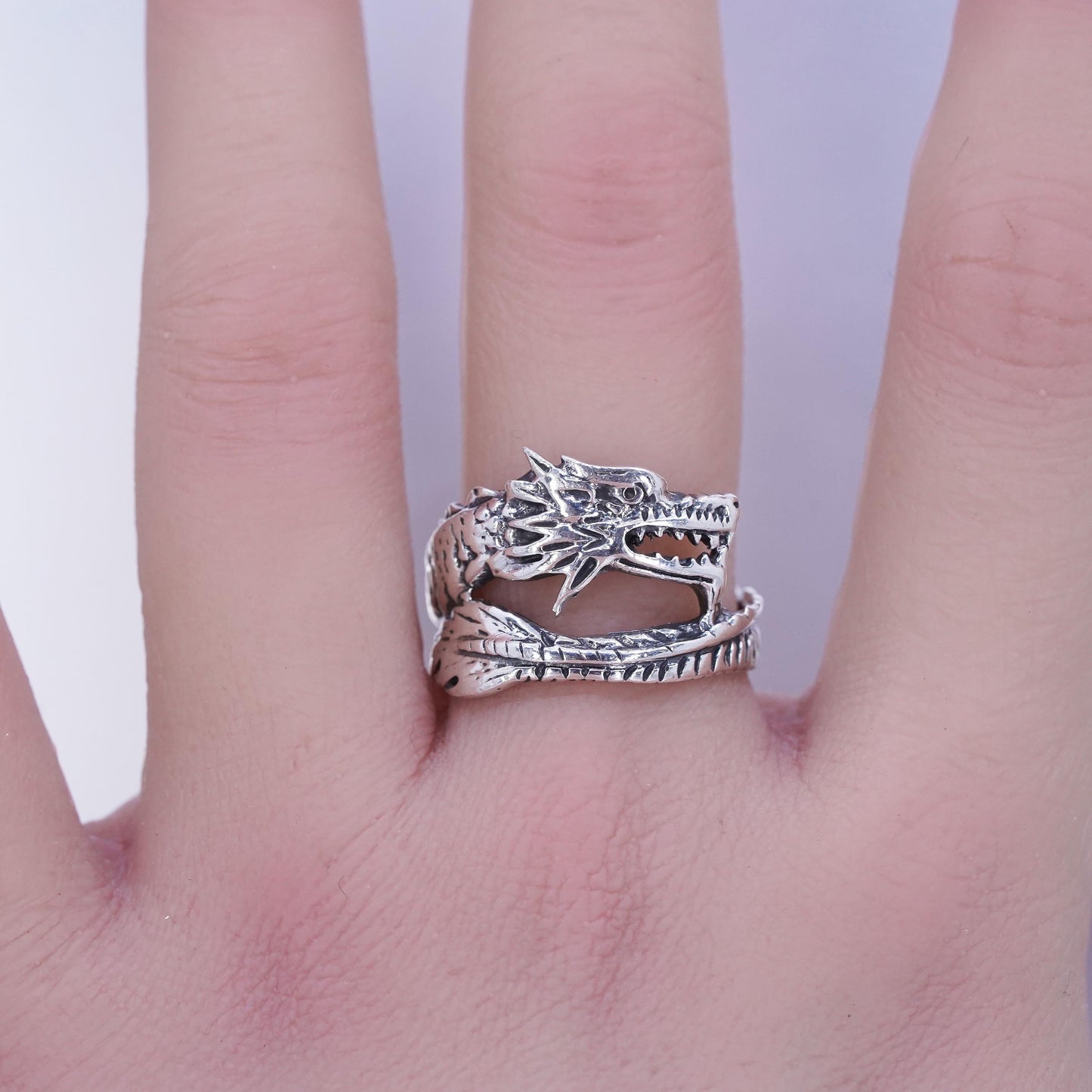 Size 8, vintage southwestern Sterling 925 silver handmade ring, dragon band