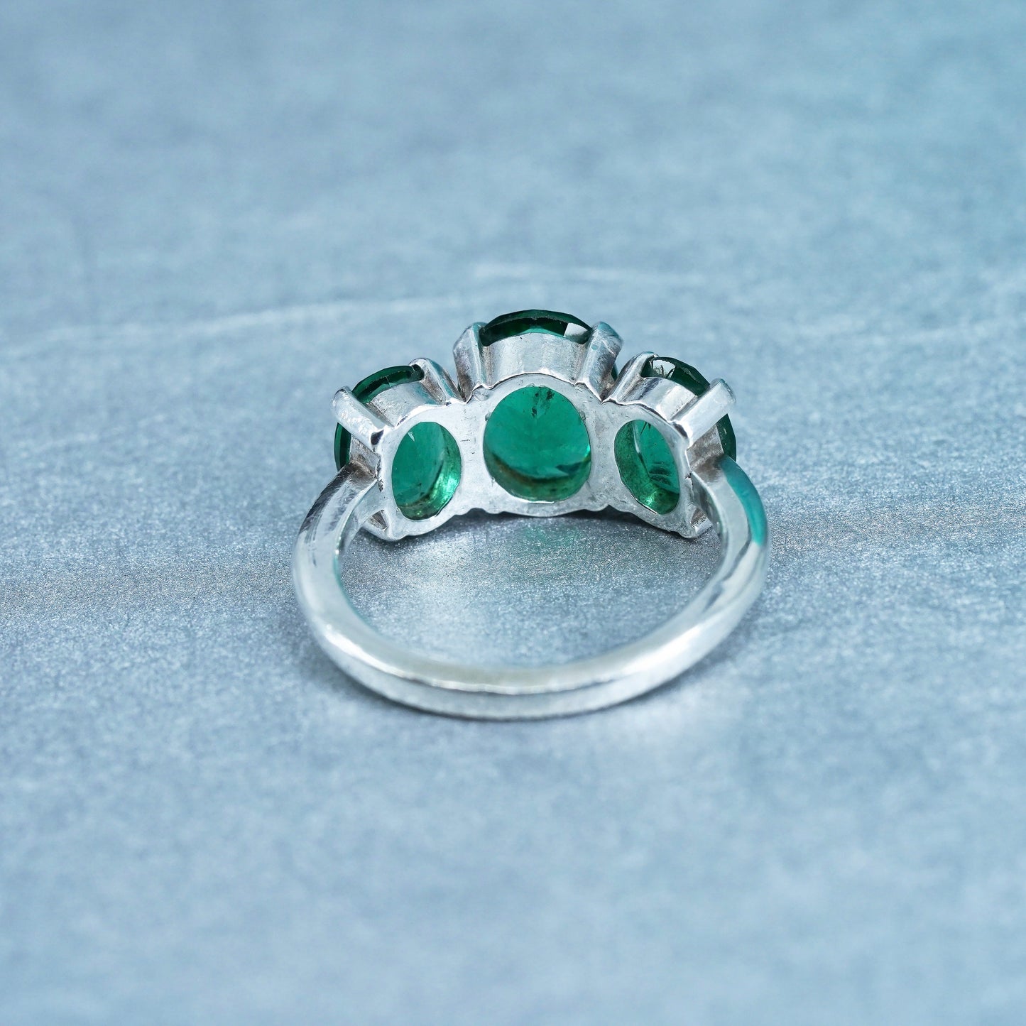 Size 7.75, vintage Sterling 925 silver handmade ring with emerald