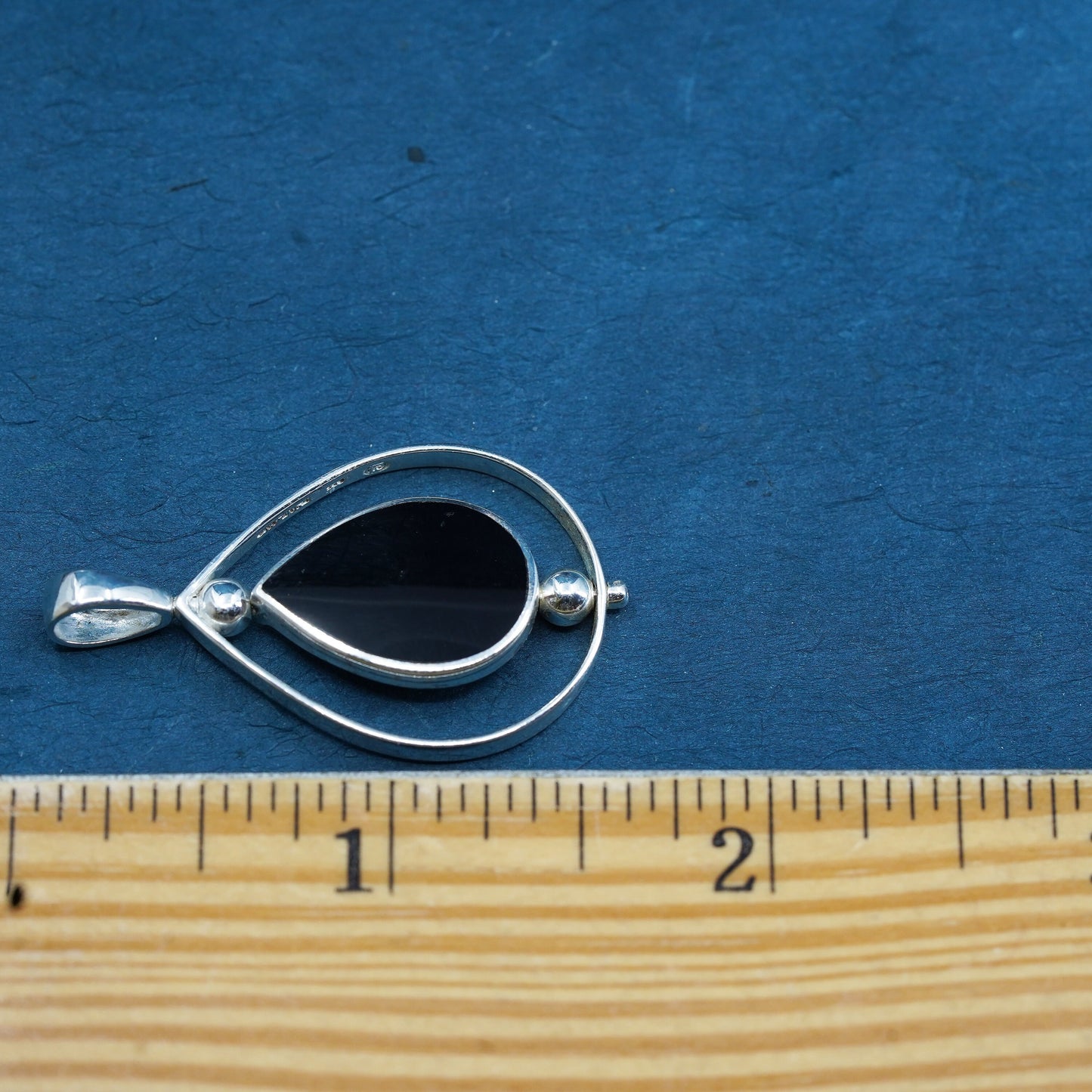 Vintage Sterling 925 silver handmade teardrop pendant with onyx