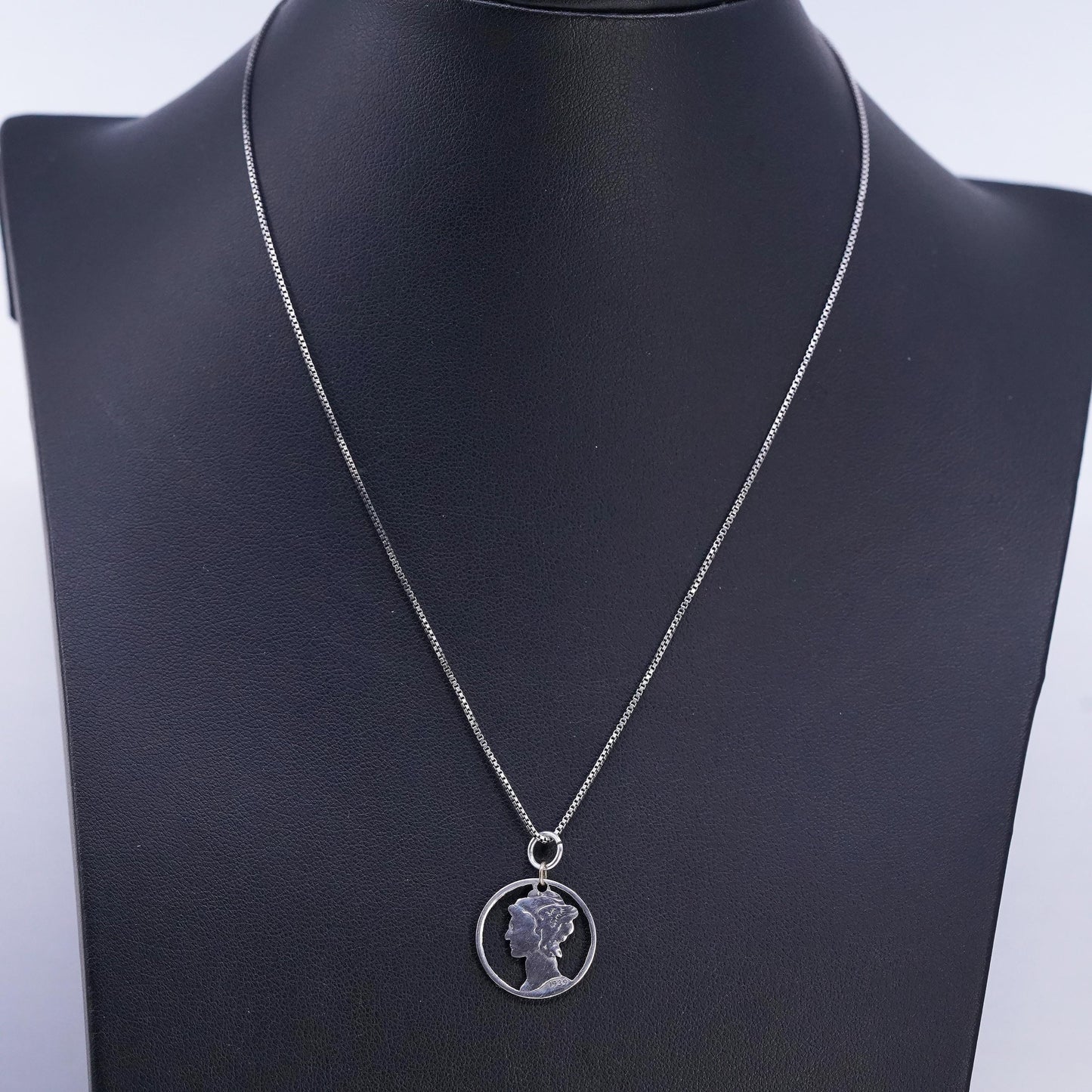 16", vintage Sterling 925 silver box chain necklace with coin queen pendant