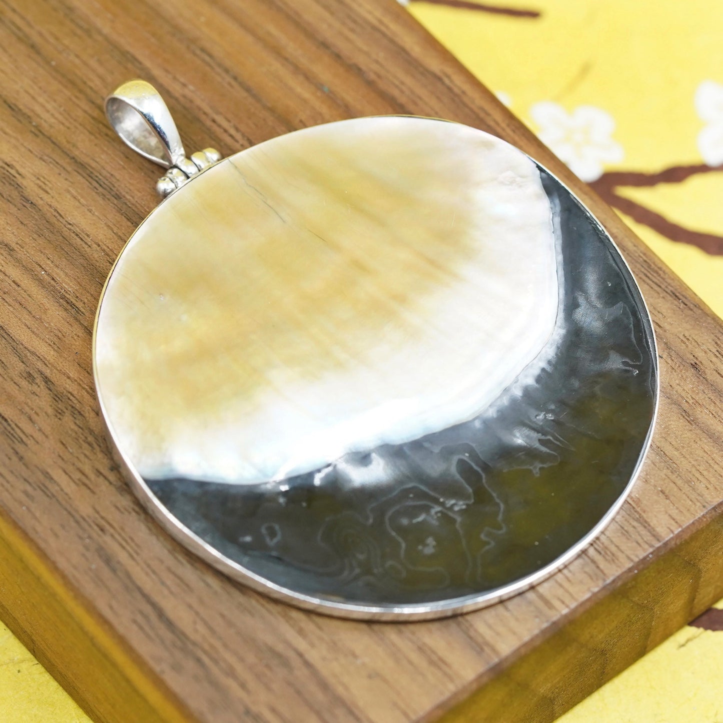 Vintage Sterling 925 silver handmade pendant with circle mother of pearl