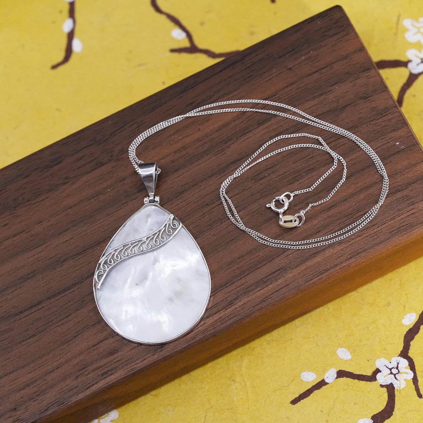 Vintage Sterling 925 silver handmade pendant with teardrop mother of pearl
