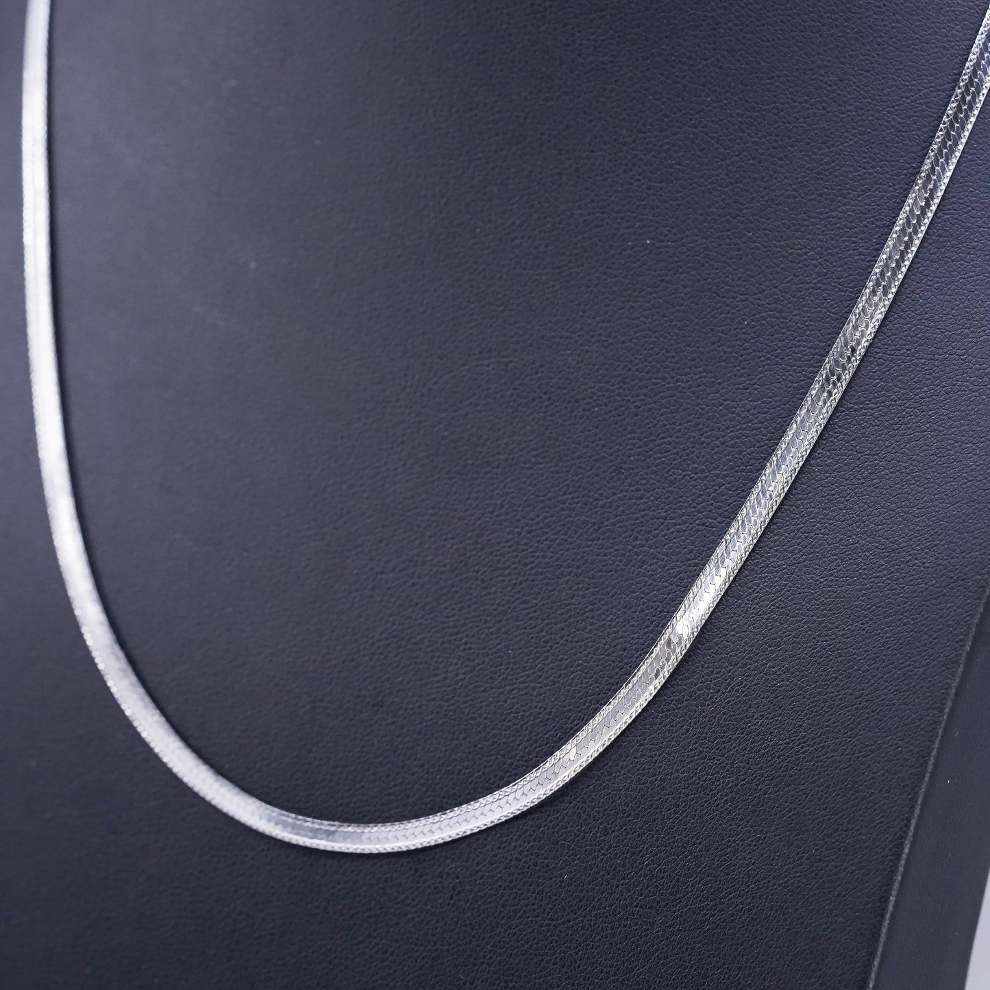 20", vintage Italian Sterling 925 silver textured herringbone chain necklace