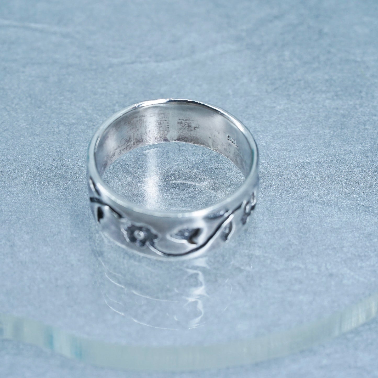 Size 9.5, vintage southwestern Sterling 925 silver handmade ring, flower band