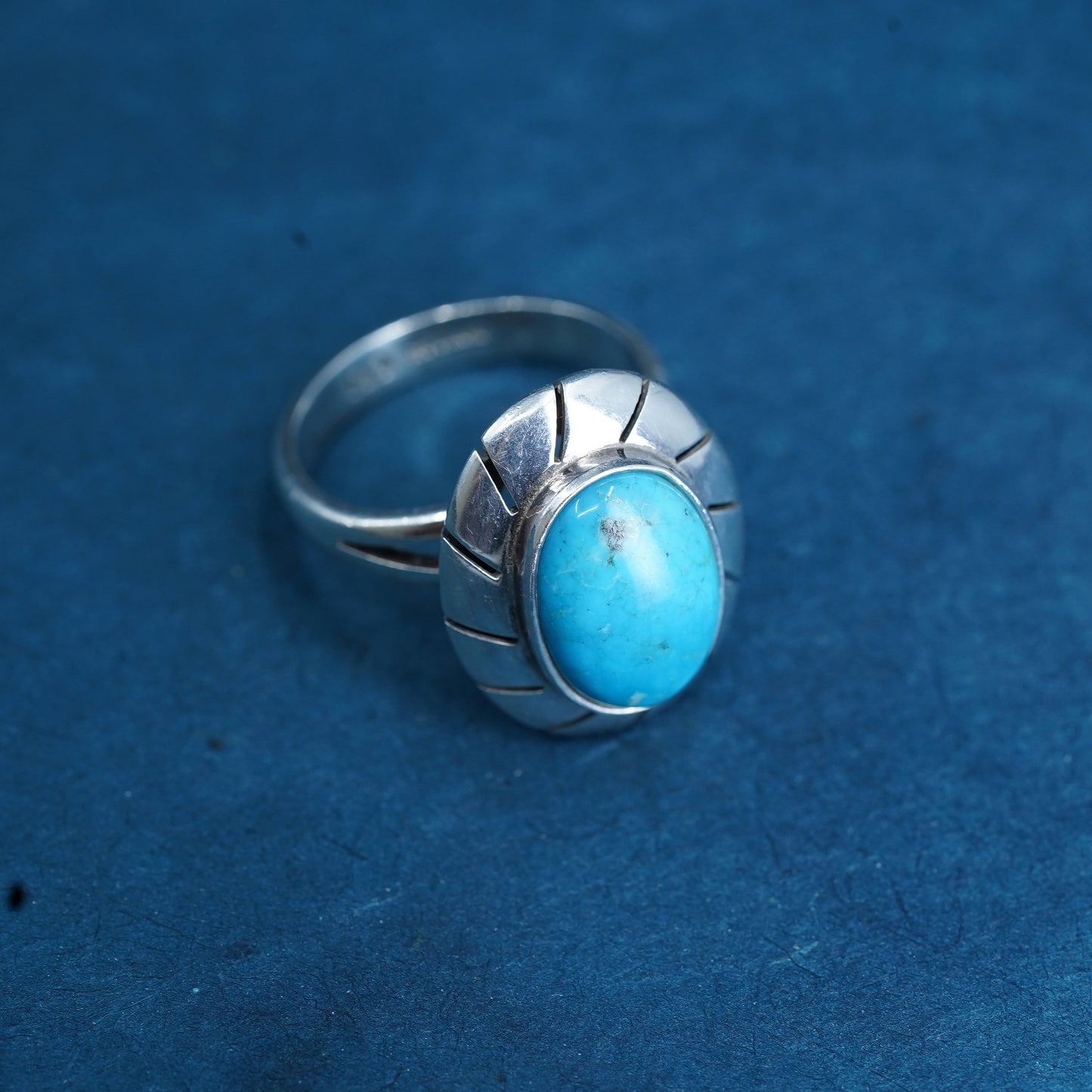 Size 9, vintage Mexican Sterling 925 silver handmade ring with oval turquoise